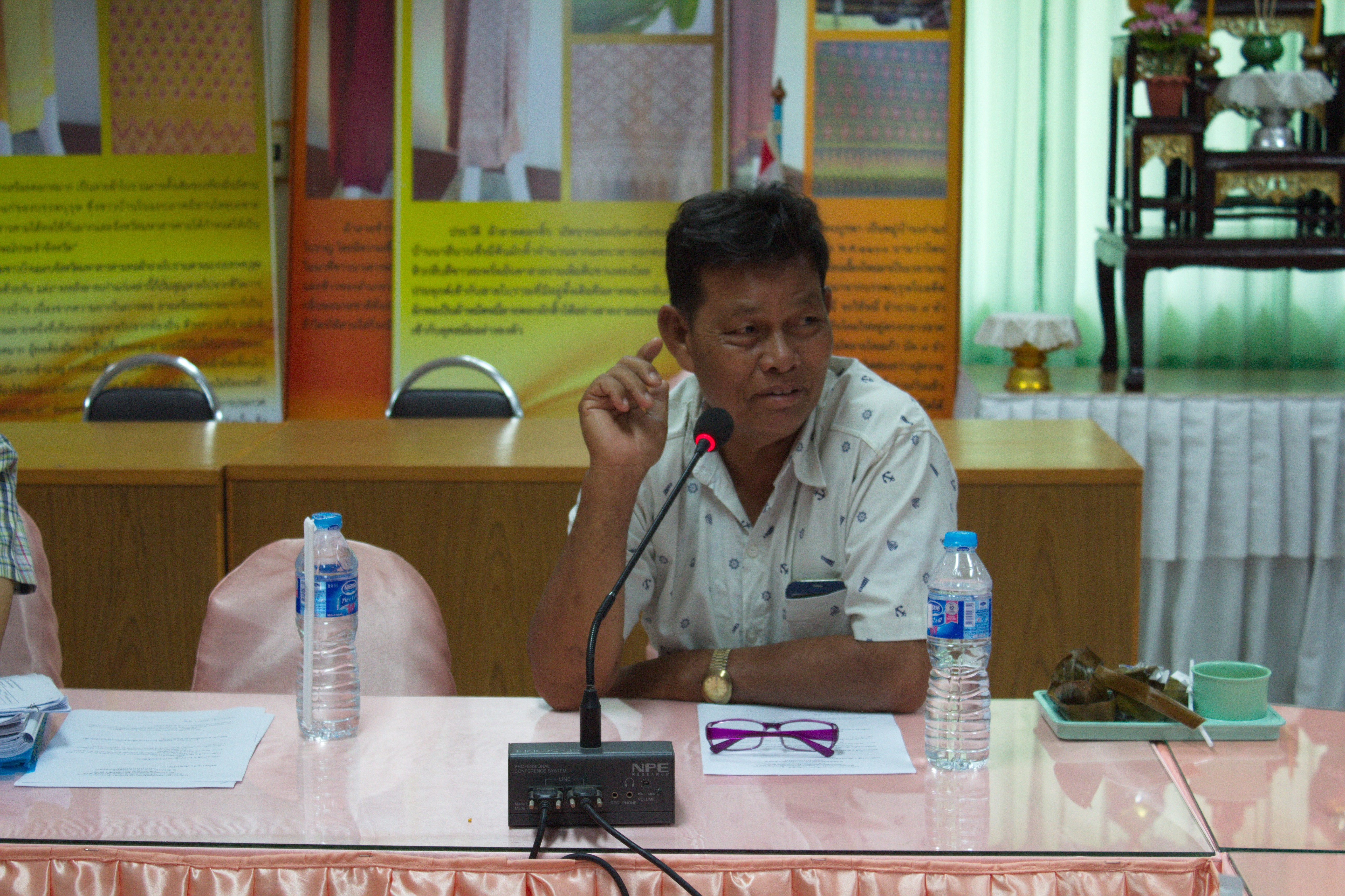 11 พฤษภาคม 2561 การประชุมเตรียมความพร้อมผู้ผลิตผู้ประกอบการ OTOP เข้าร่วมจัดแสดงและจำหน่ายผลิตภัณฑ์ไหมและสินค้า OTOP ในงาน  “มหกรรมผลิตภัณฑ์ภูมิปัญญา ร้อยแก่นสารสินธุ์ สู่สากล” ณ ศูนย์การค้าแพชชั่นช็อปปิ้ง เดสติเนชั่น อำเภอเมืองระยอง จังหวัดระยอง