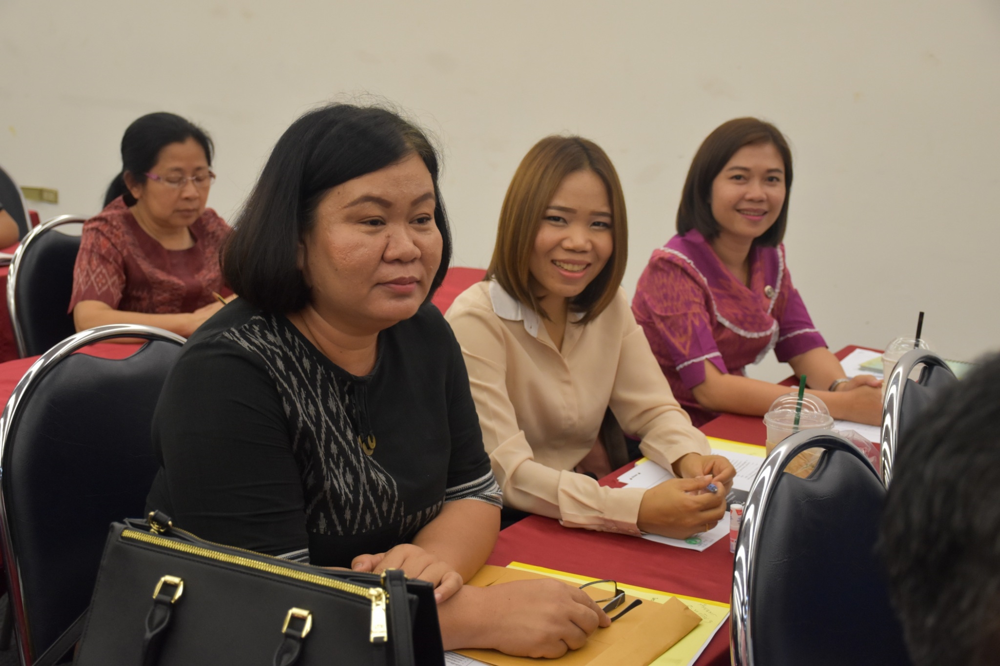 31 พฤษภาคม 2561 การประชุมสำนักงานพัฒนาชุมชนจังหวัดมหาสารคาม เพื่อขับเคลื่อนยุทธศาสตร์กรม ยุทธศาสตร์จังหวัด นโยบายรัฐบาล บูรณาการแผนการขับเคลื่อนงาน ปีงบประมาณ 2561 และแนวทางการขับเคลื่อนงานโครงการ ชุมชนท่องเที่ยว OTOP นวัตวิถี