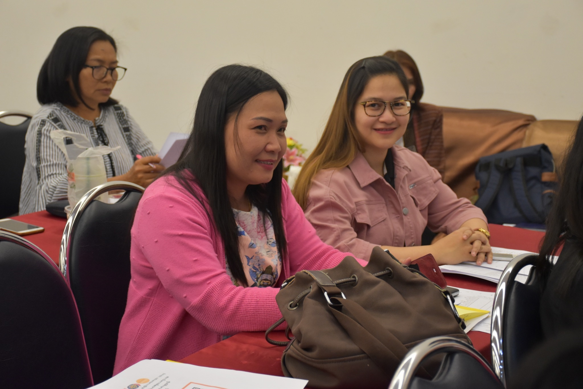 31 พฤษภาคม 2561 การประชุมสำนักงานพัฒนาชุมชนจังหวัดมหาสารคาม เพื่อขับเคลื่อนยุทธศาสตร์กรม ยุทธศาสตร์จังหวัด นโยบายรัฐบาล บูรณาการแผนการขับเคลื่อนงาน ปีงบประมาณ 2561 และแนวทางการขับเคลื่อนงานโครงการ ชุมชนท่องเที่ยว OTOP นวัตวิถี