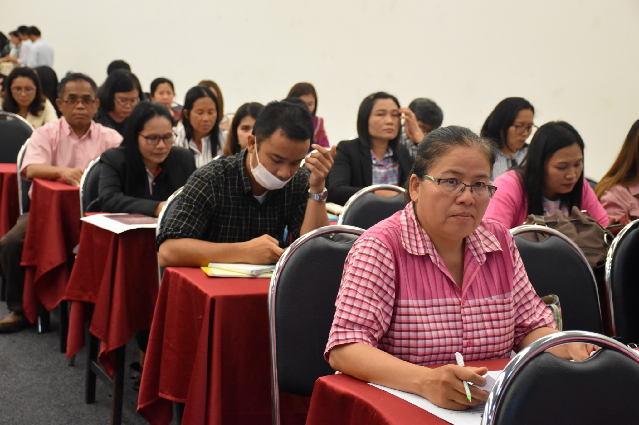 31 พฤษภาคม 2561 การประชุมสำนักงานพัฒนาชุมชนจังหวัดมหาสารคาม เพื่อขับเคลื่อนยุทธศาสตร์กรม ยุทธศาสตร์จังหวัด นโยบายรัฐบาล บูรณาการแผนการขับเคลื่อนงาน ปีงบประมาณ 2561 และแนวทางการขับเคลื่อนงานโครงการ ชุมชนท่องเที่ยว OTOP นวัตวิถี