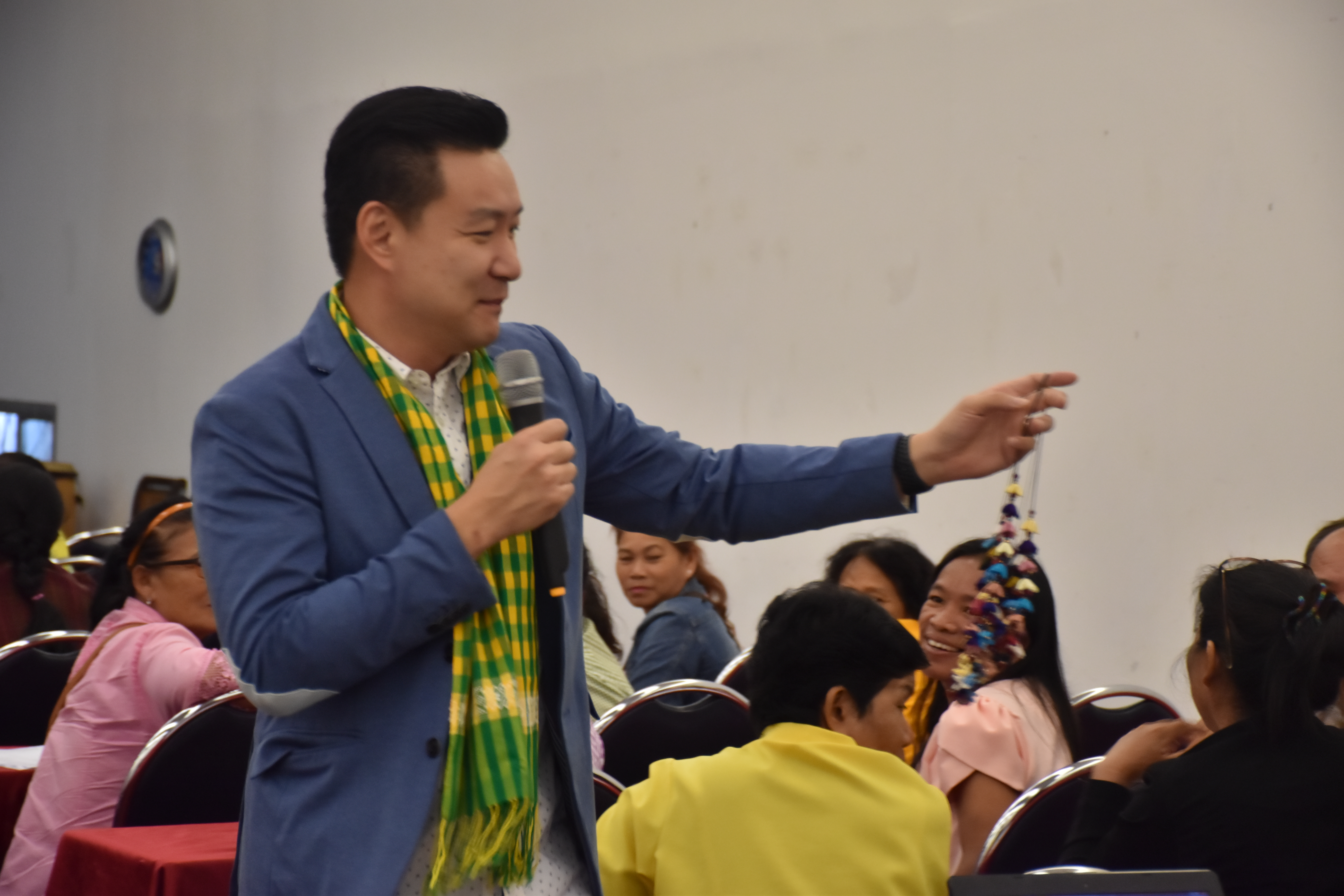 9 กรกฎาคม 2561 การประชุมเชิงปฏิบัติการโครงการยกระดับผ้าทออีสานสู่สากล กิจกรรมสนับสนุนการพัฒนาผลิตภัณฑ์ผ้าทอ ระดับจังหวัด