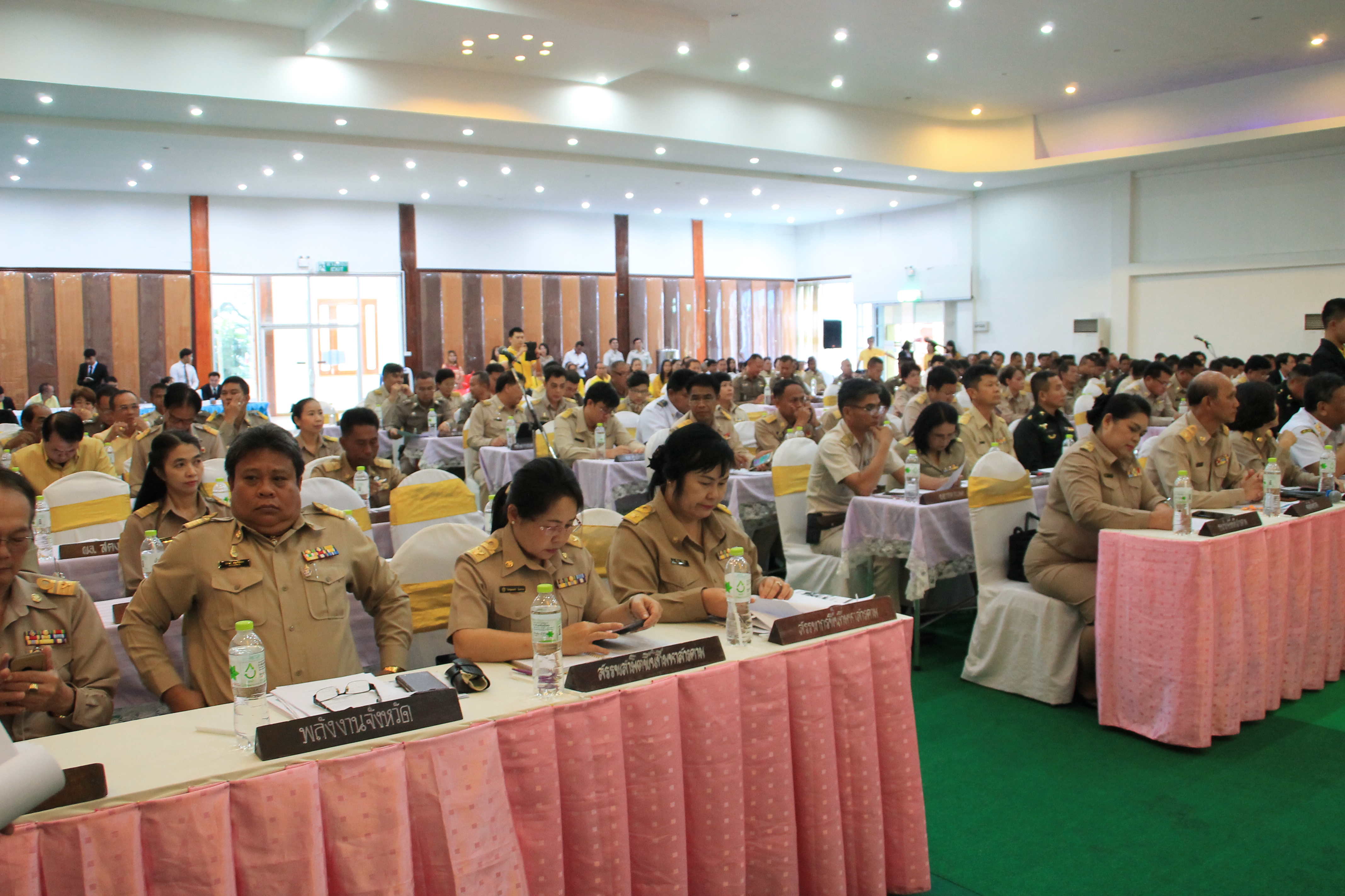 26 กรกฎาคม 2561 ประชุมคณะกรมการจังหวัดมหาสารคาม หัวหน้าส่วนราชการ และนายอำเภอ ประจำเดือนกรกฎาคม 2561 พร้อมจัดกิจกรรมมอบโล่รางวัลและประกาศเกียรติคุณ เพื่อเป็นการเชิดชูเกียรติ บุคคล กลุ่ม องค์กร ชุมชน ที่ดำเนินงานพัฒนาชุมชนดีเด่น ประจำปี 2561