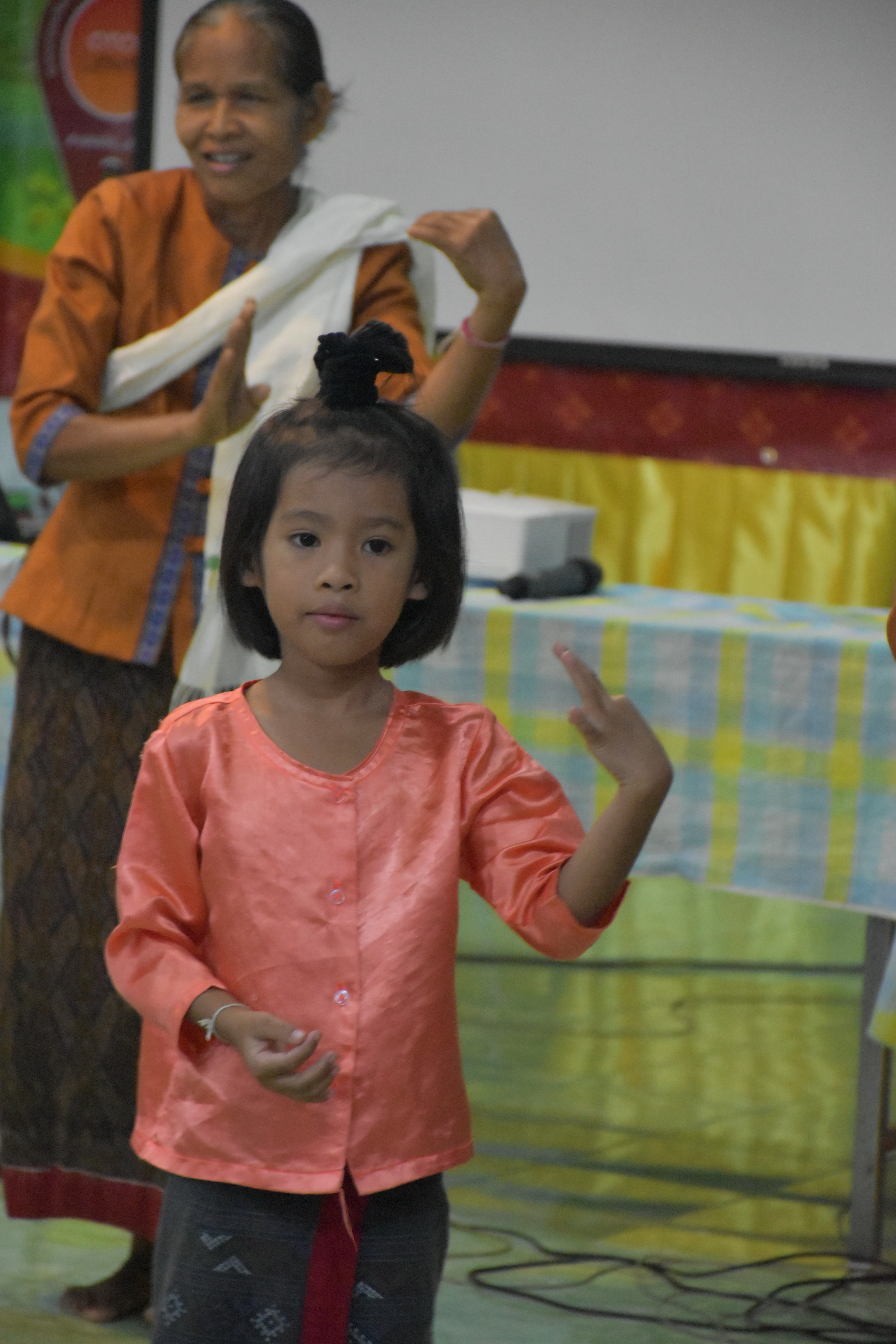 17-18 กันยายน 2561 @ นาดูน มหาสารคาม ผูกไมตรี สานสัมพันธ์ แลกเปลี่ยนประสบการณ์ โครงการชุมชนท่องเที่ยว OTOP นวัตวิถี กิจกรรมการประกวดนักเล่าเรื่องชุมชน (The best นักเล่าเรื่องเมืองมหาสารคาม)