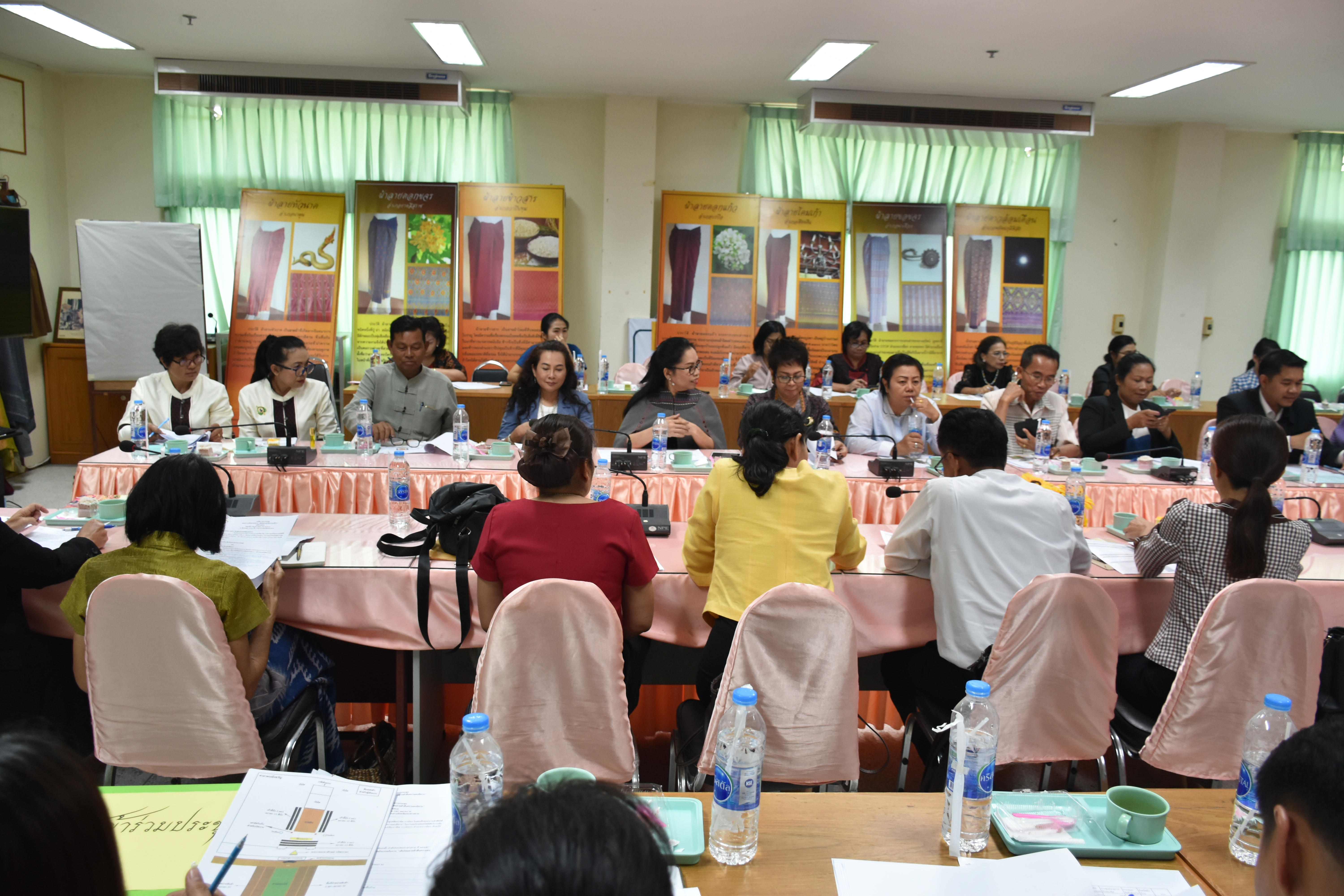 @มหาสารคาม  7 กันยายน 2561 ประชุม คณะทำงานจัดกิจกรรม ‘เส้นไหมลายผ้าสี่นคราแดนอีสาน’ ในงานสมโภชพระโพธิสัตว์กวนอิมพันพระหัตถ์