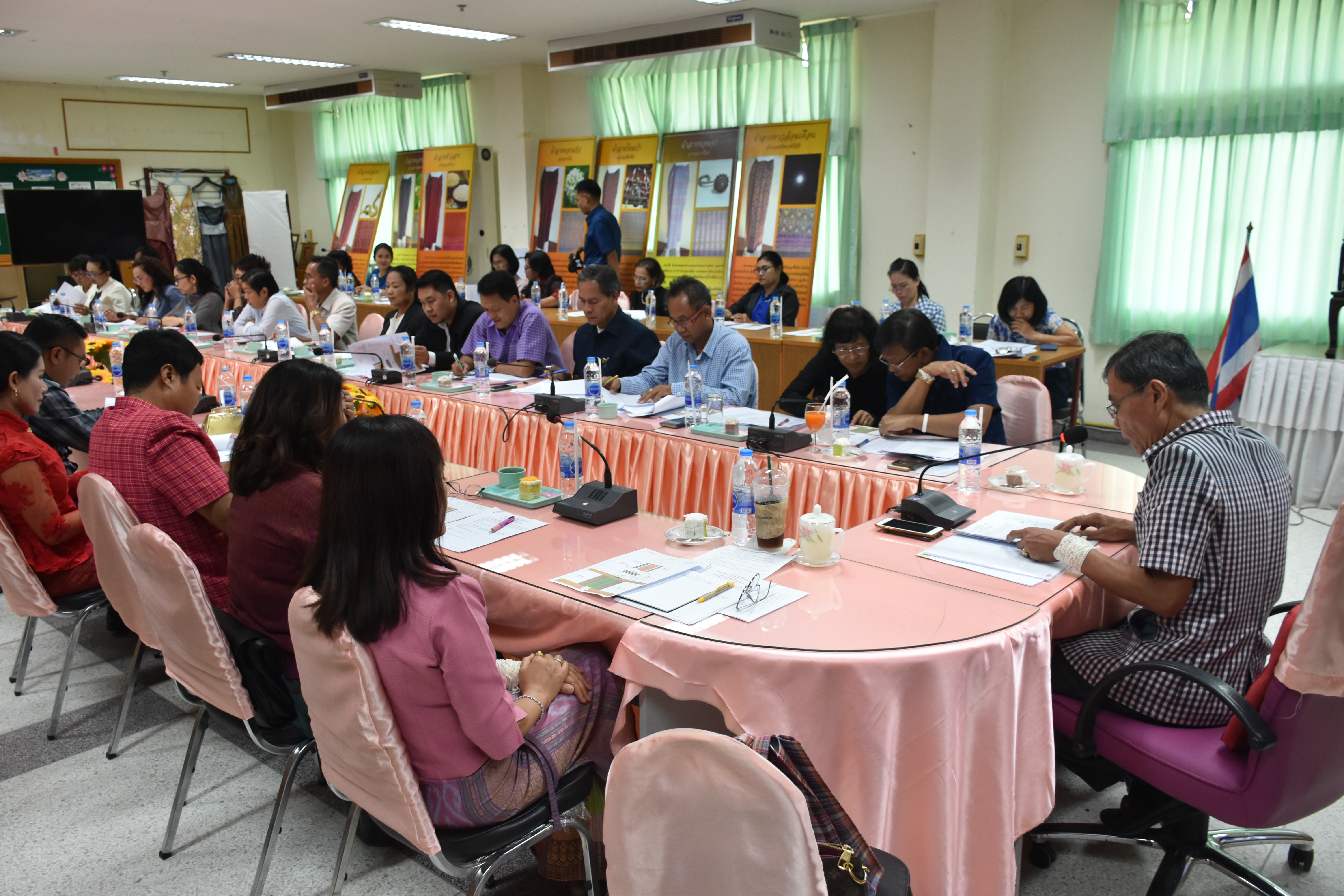 @มหาสารคาม  7 กันยายน 2561 ประชุม คณะทำงานจัดกิจกรรม ‘เส้นไหมลายผ้าสี่นคราแดนอีสาน’ ในงานสมโภชพระโพธิสัตว์กวนอิมพันพระหัตถ์