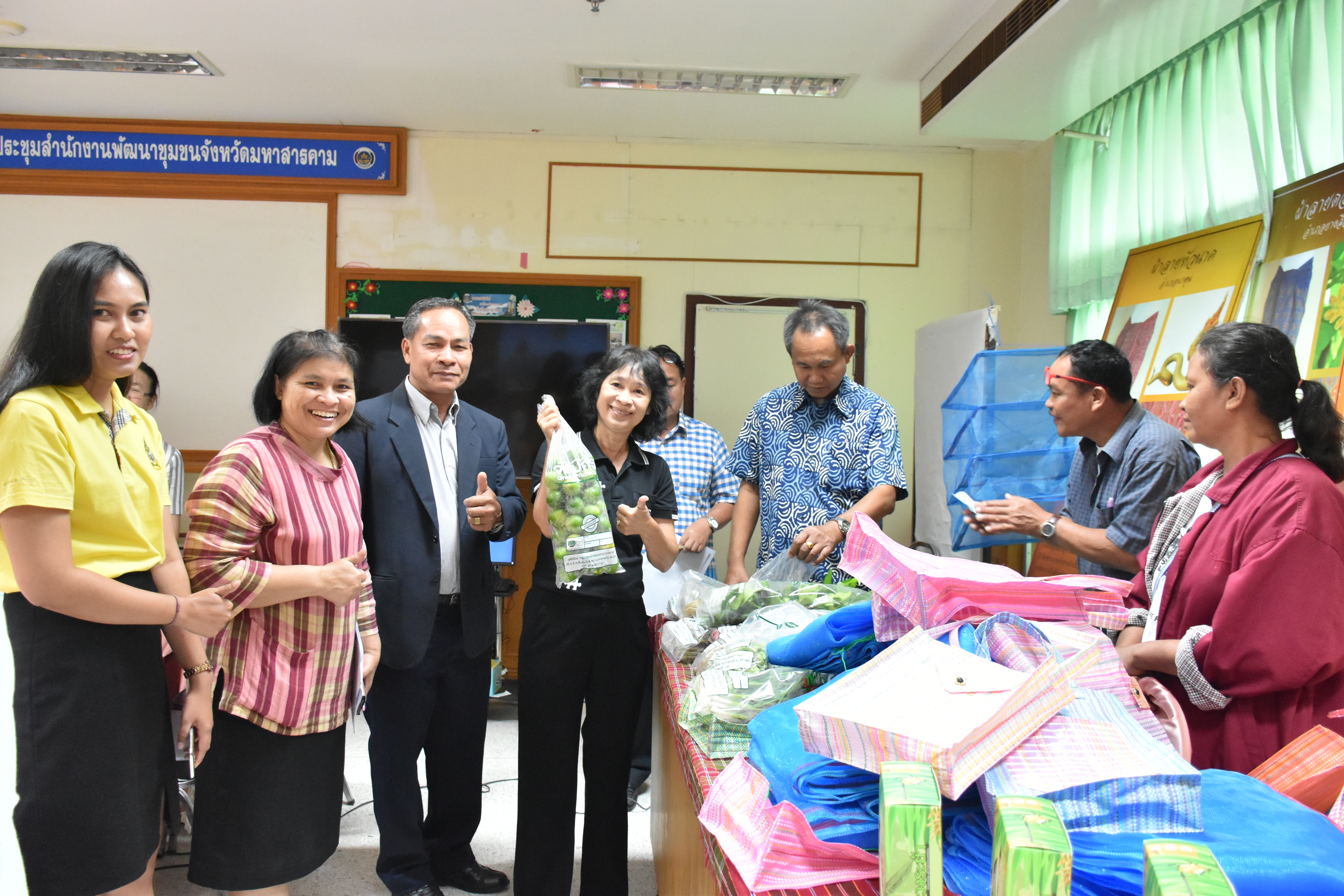 @ มหาสารคาม 11 กันยายน 2561 ประชุมคณะทำงานด้านการขับเคลื่อนการพัฒนาเศรษฐกิจฐานรากและประชารัฐ (E3) และผู้เกี่ยวข้อง (เพื่อสรุปบทเรียนการพัฒนาเศรษฐกิจ ฐานรากและประชารัฐ ประเภทกลุ่มงานการเกษตรและการแปรรูป (OTOP/SMEs) ครั้งที่ 1/2561