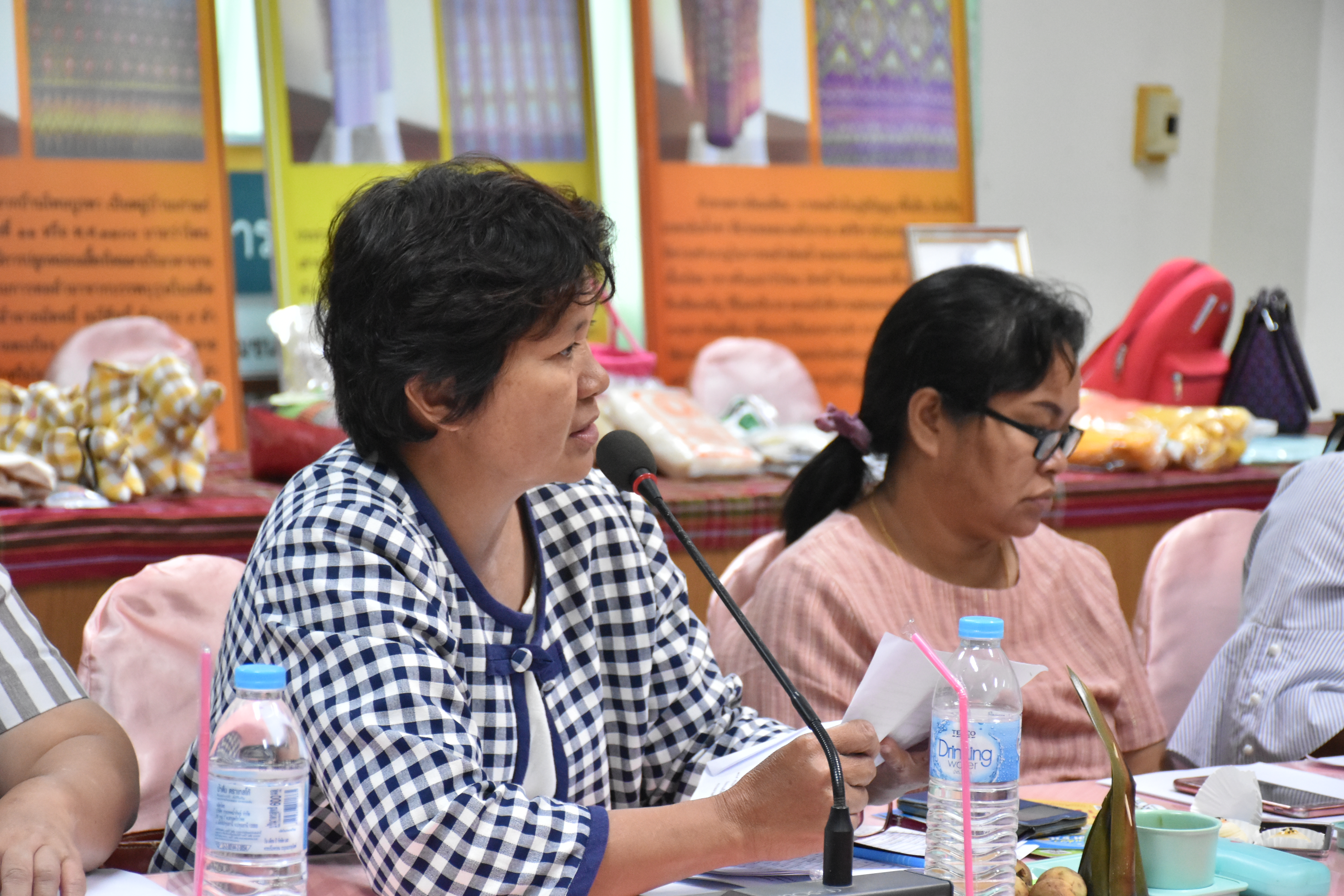@ มหาสารคาม 11 กันยายน 2561 ประชุมคณะทำงานด้านการขับเคลื่อนการพัฒนาเศรษฐกิจฐานรากและประชารัฐ (E3) และผู้เกี่ยวข้อง (เพื่อสรุปบทเรียนการพัฒนาเศรษฐกิจ ฐานรากและประชารัฐ ประเภทกลุ่มงานการเกษตรและการแปรรูป (OTOP/SMEs) ครั้งที่ 1/2561