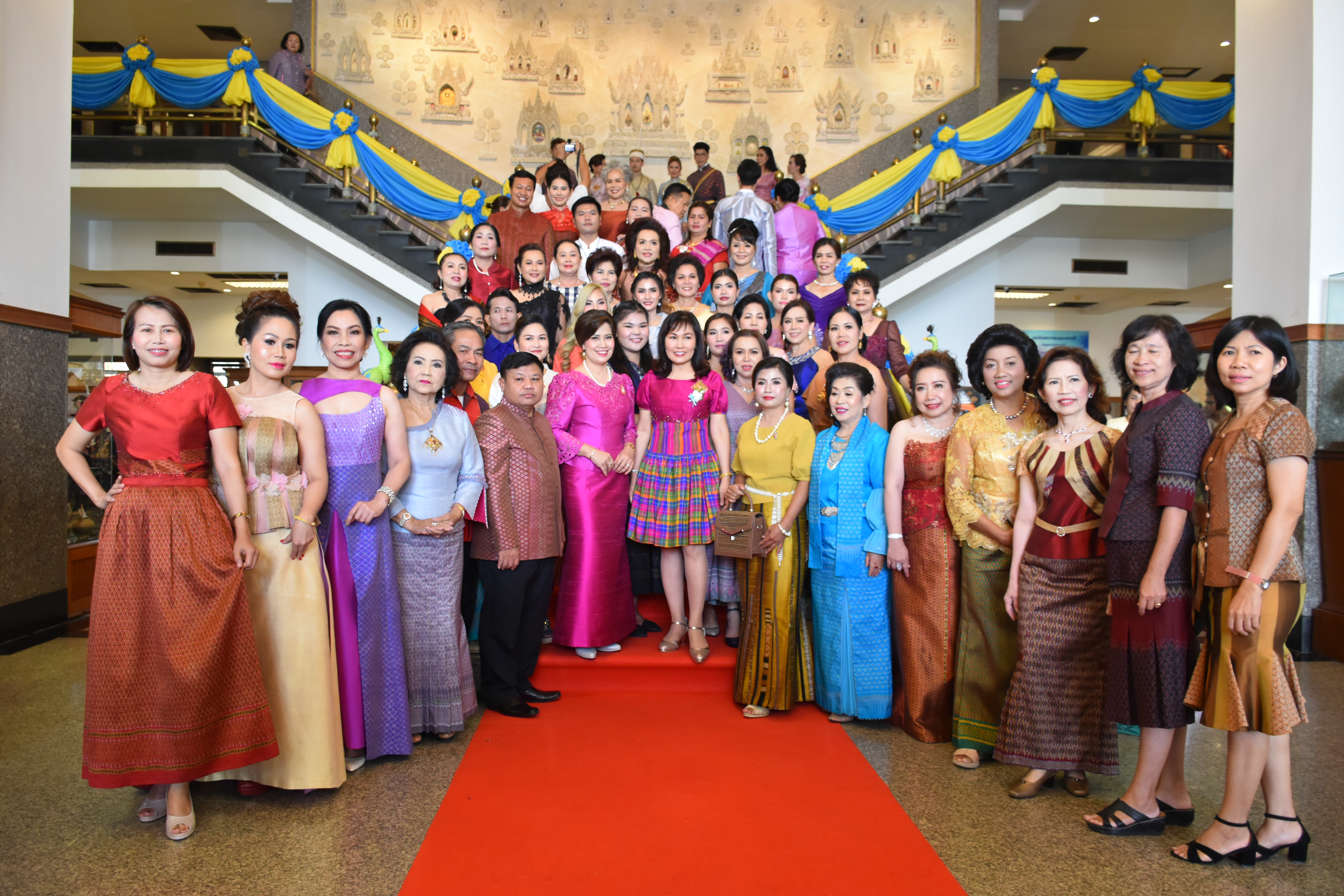 21 กันยายน 2561 งานสมโภชน์พระโพธิสัตว์กวนอิมพันพระหัตถ์และงานเส้นไหมลายผ้าสี่นคราแดนอีสาน ณ ศูนย์ศิลปาชีพบางไทร จังหวัดพระนครศรีอยุธยา