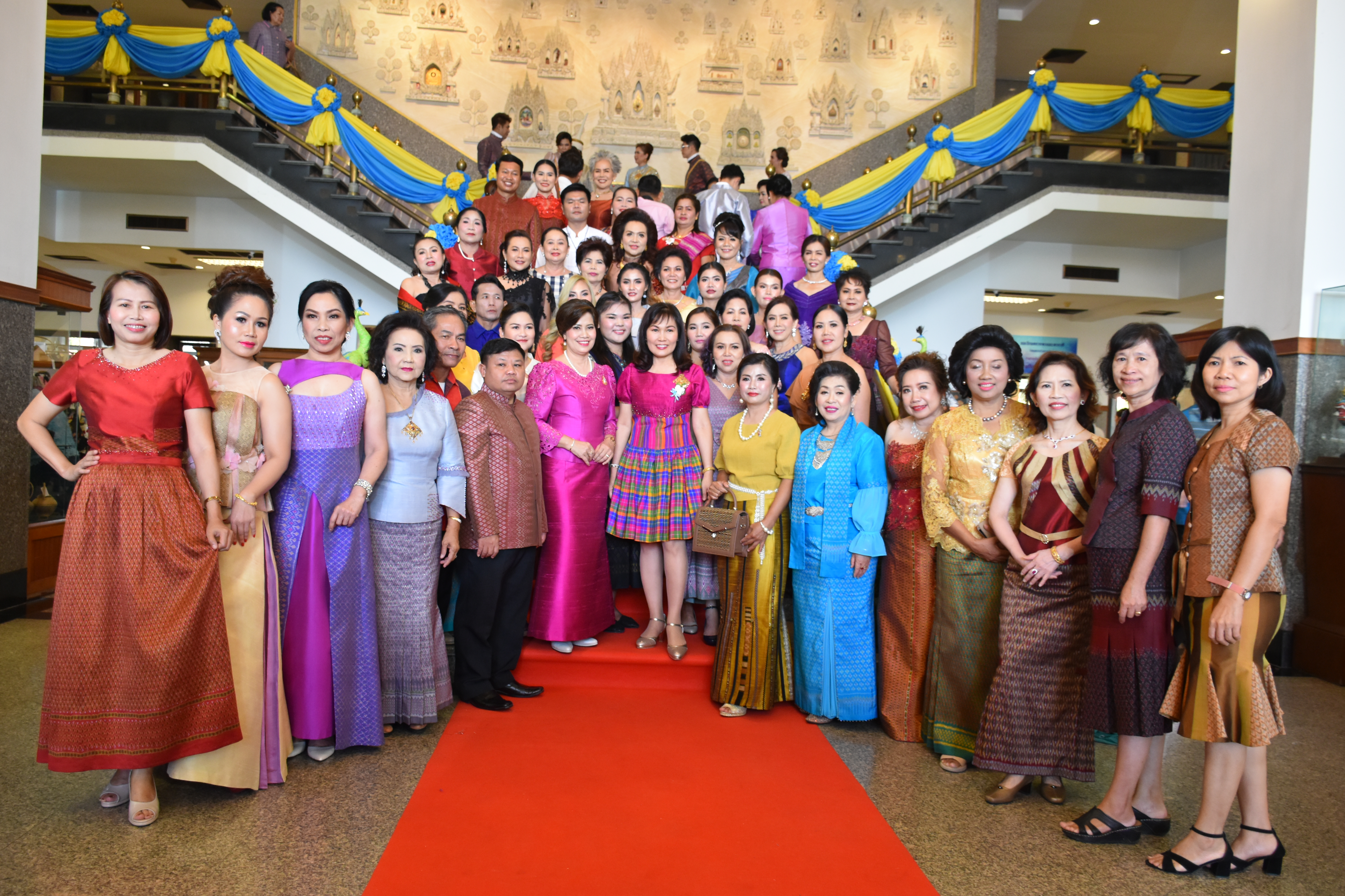 21 กันยายน 2561 งานสมโภชน์พระโพธิสัตว์กวนอิมพันพระหัตถ์และงานเส้นไหมลายผ้าสี่นคราแดนอีสาน ณ ศูนย์ศิลปาชีพบางไทร จังหวัดพระนครศรีอยุธยา