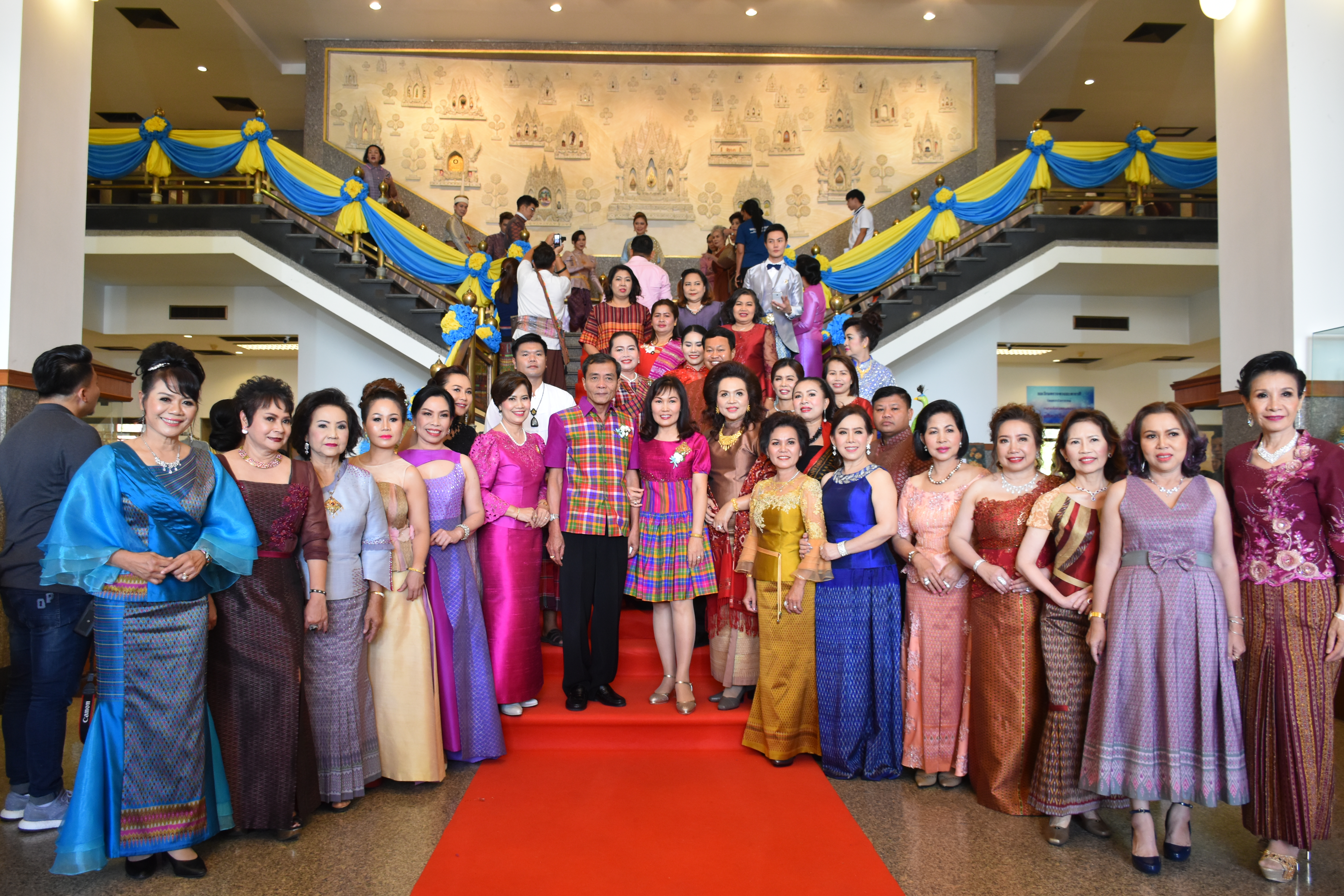 21 กันยายน 2561 งานสมโภชน์พระโพธิสัตว์กวนอิมพันพระหัตถ์และงานเส้นไหมลายผ้าสี่นคราแดนอีสาน ณ ศูนย์ศิลปาชีพบางไทร จังหวัดพระนครศรีอยุธยา