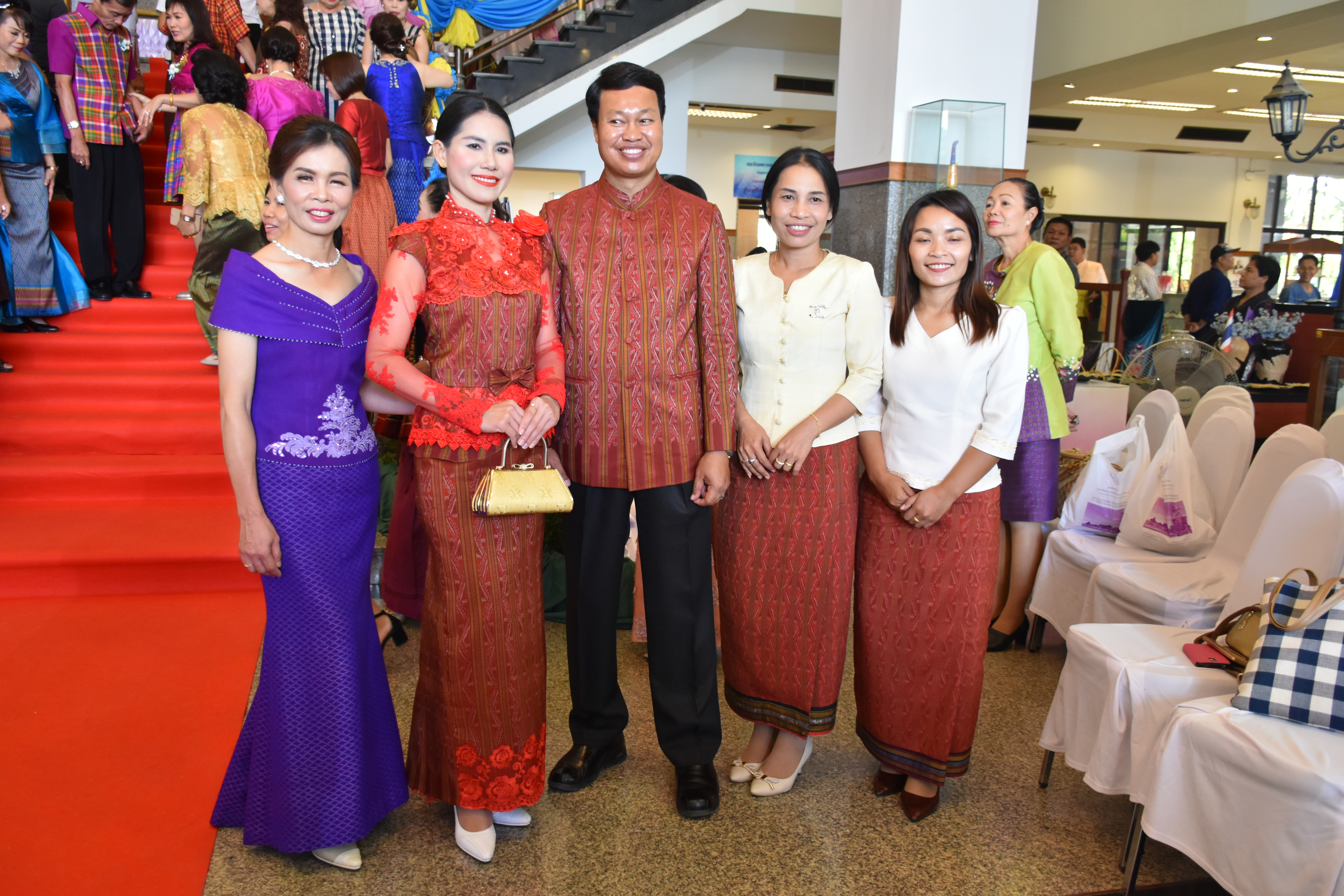 21 กันยายน 2561 งานสมโภชน์พระโพธิสัตว์กวนอิมพันพระหัตถ์และงานเส้นไหมลายผ้าสี่นคราแดนอีสาน ณ ศูนย์ศิลปาชีพบางไทร จังหวัดพระนครศรีอยุธยา
