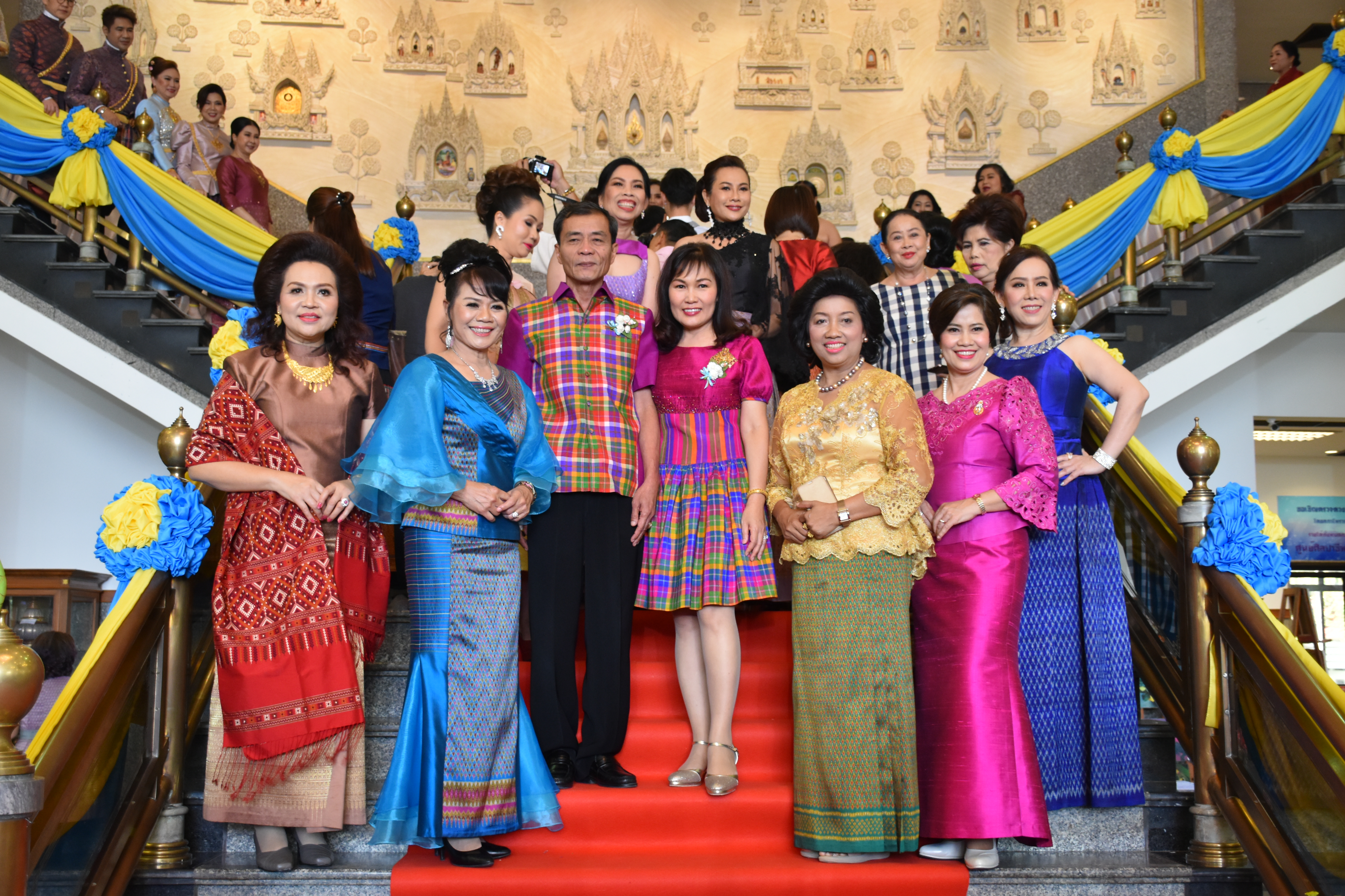 21 กันยายน 2561 งานสมโภชน์พระโพธิสัตว์กวนอิมพันพระหัตถ์และงานเส้นไหมลายผ้าสี่นคราแดนอีสาน ณ ศูนย์ศิลปาชีพบางไทร จังหวัดพระนครศรีอยุธยา