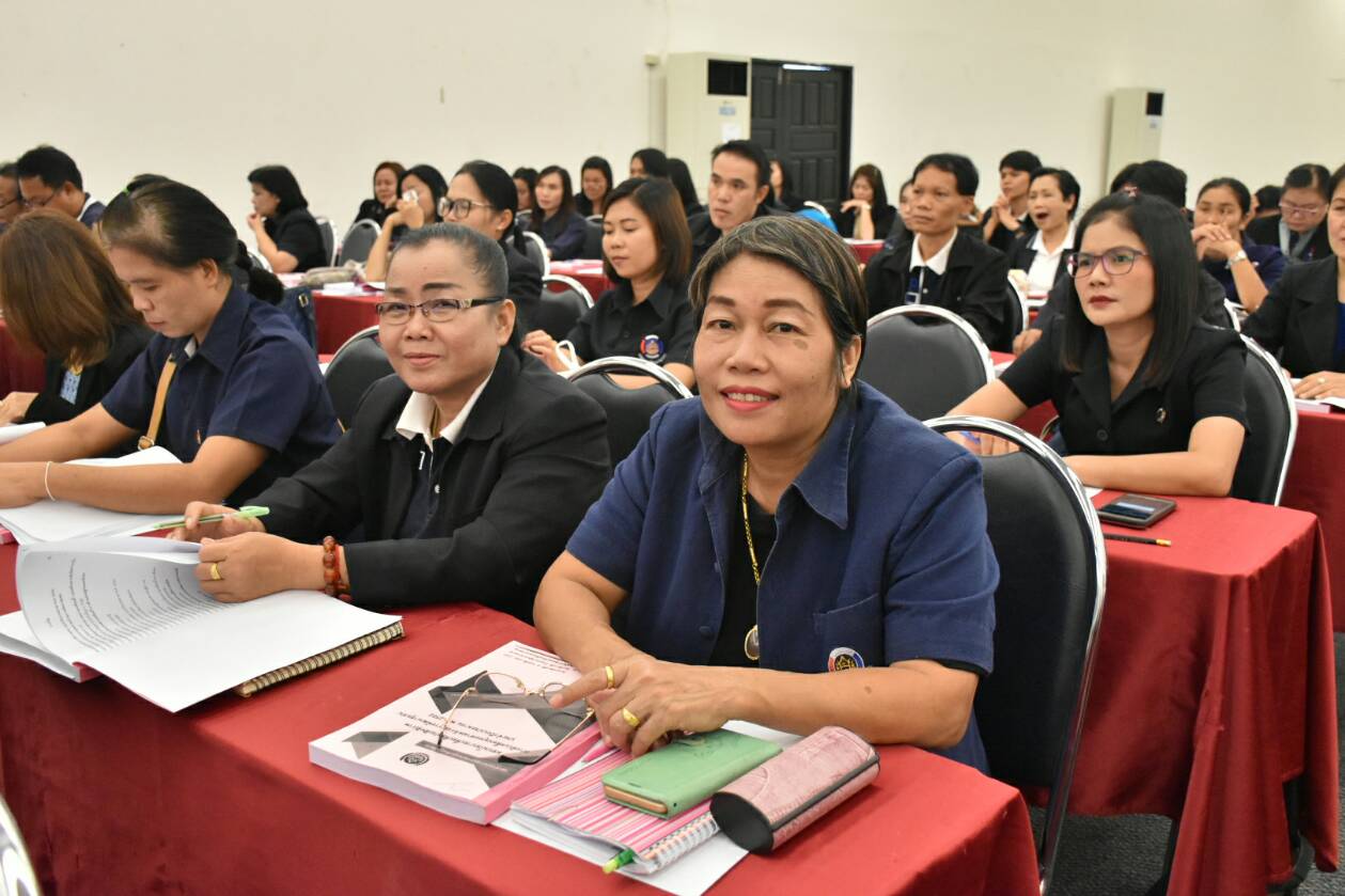 @ มหาสารคาม 8 พฤศจิกายน 2561 ประชุมเชิงปฏิบัติการมอบนโยบายเพื่อเพิ่มประสิทธิภาพ การขับเคลื่อนยุทธศาสตร์กรมการพัฒนาชุมชน ประจำปีงบประมาณพ.ศ.2562 