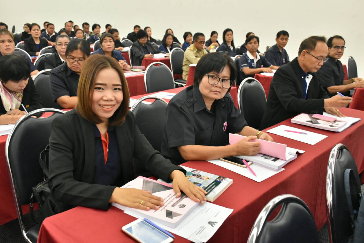 @ มหาสารคาม 8 พฤศจิกายน 2561 ประชุมเชิงปฏิบัติการมอบนโยบายเพื่อเพิ่มประสิทธิภาพ การขับเคลื่อนยุทธศาสตร์กรมการพัฒนาชุมชน ประจำปีงบประมาณพ.ศ.2562 
