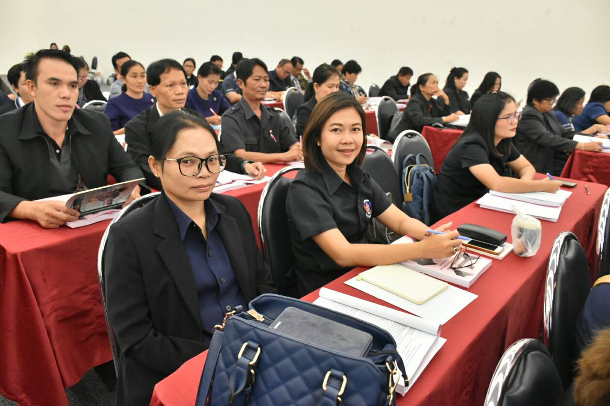 @ มหาสารคาม 8 พฤศจิกายน 2561 ประชุมเชิงปฏิบัติการมอบนโยบายเพื่อเพิ่มประสิทธิภาพ การขับเคลื่อนยุทธศาสตร์กรมการพัฒนาชุมชน ประจำปีงบประมาณพ.ศ.2562 