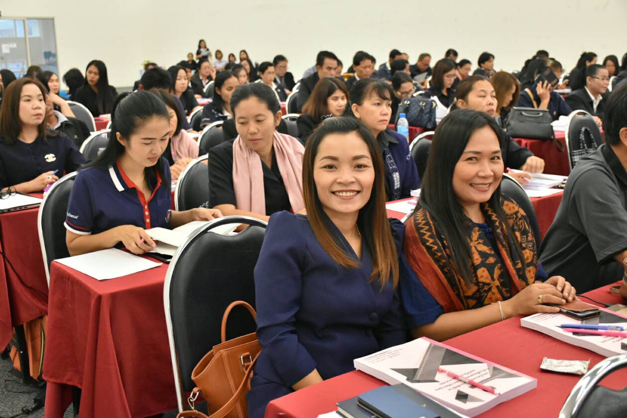 @ มหาสารคาม 8 พฤศจิกายน 2561 ประชุมเชิงปฏิบัติการมอบนโยบายเพื่อเพิ่มประสิทธิภาพ การขับเคลื่อนยุทธศาสตร์กรมการพัฒนาชุมชน ประจำปีงบประมาณพ.ศ.2562 
