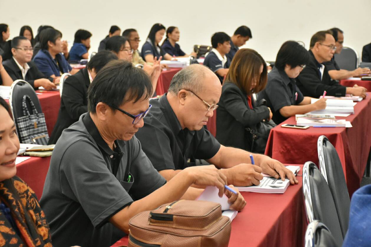 @ มหาสารคาม 8 พฤศจิกายน 2561 ประชุมเชิงปฏิบัติการมอบนโยบายเพื่อเพิ่มประสิทธิภาพ การขับเคลื่อนยุทธศาสตร์กรมการพัฒนาชุมชน ประจำปีงบประมาณพ.ศ.2562 