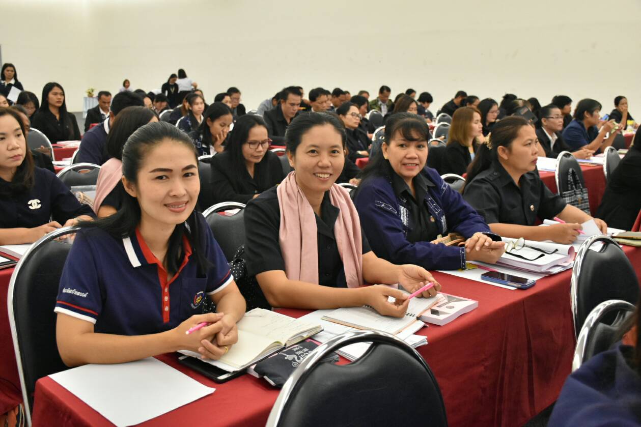 @ มหาสารคาม 8 พฤศจิกายน 2561 ประชุมเชิงปฏิบัติการมอบนโยบายเพื่อเพิ่มประสิทธิภาพ การขับเคลื่อนยุทธศาสตร์กรมการพัฒนาชุมชน ประจำปีงบประมาณพ.ศ.2562 