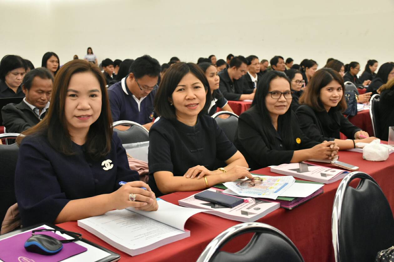 @ มหาสารคาม 8 พฤศจิกายน 2561 ประชุมเชิงปฏิบัติการมอบนโยบายเพื่อเพิ่มประสิทธิภาพ การขับเคลื่อนยุทธศาสตร์กรมการพัฒนาชุมชน ประจำปีงบประมาณพ.ศ.2562 