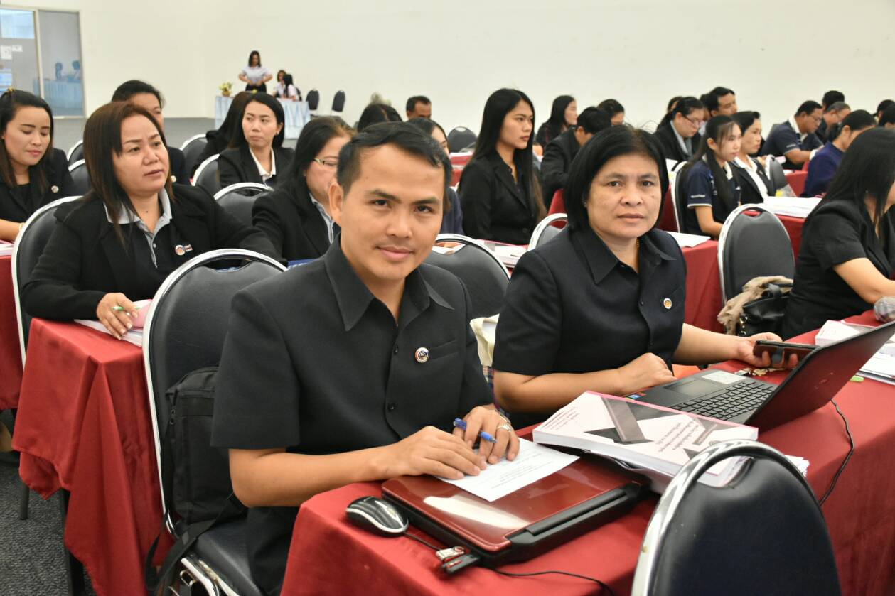 @ มหาสารคาม 8 พฤศจิกายน 2561 ประชุมเชิงปฏิบัติการมอบนโยบายเพื่อเพิ่มประสิทธิภาพ การขับเคลื่อนยุทธศาสตร์กรมการพัฒนาชุมชน ประจำปีงบประมาณพ.ศ.2562 
