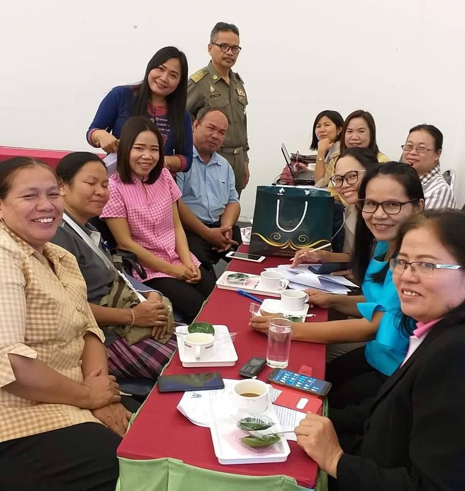 12 พฤศจิกายน 2561 การประชุมเชิงปฏิบัติการยกระดับมาตรฐานผลิตภัณฑ์ OTOP กลุ่มปรับตัวสู่การพัฒนา (กลุ่มD) ภายใต้โครงการชุมชนท่องเที่ยว OTOP นวัตวิถี กิจกรรมย่อยที่ 2 ยกระดับมาตรฐานผลิตภัณฑ์ OTOP กลุ่มผ้าและเครื่องแต่งกายจังหวัด มหาสารคาม