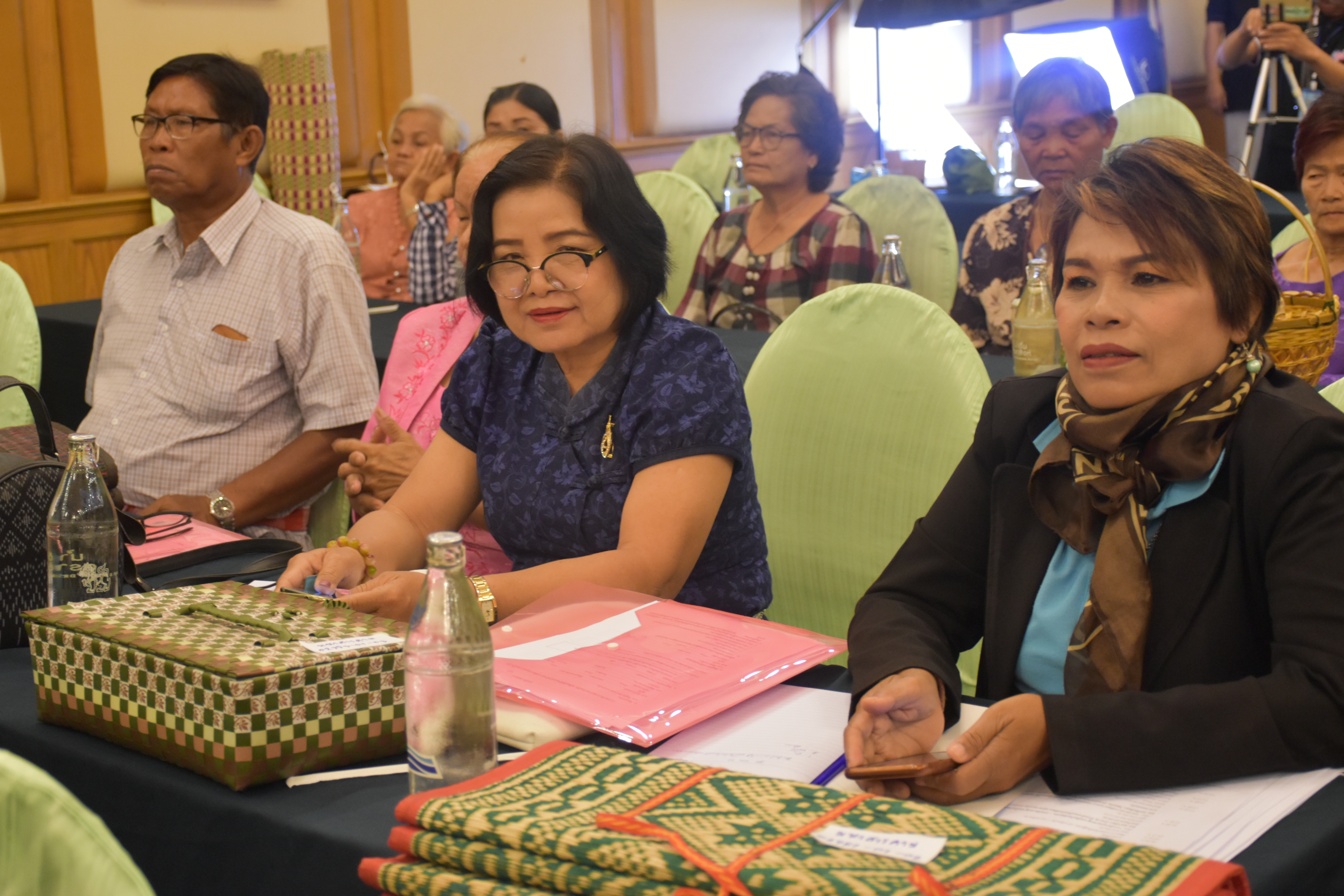 @มหาสารคาม 20 พฤศจิกายน 2561 รวมพลัง สานฝัน กับการยกระดับมาตรฐานผลิตภัณฑ์ OTOP กลุ่มปรับตัวสู่การพัฒนา (กลุ่ม D) ภายใต้โครงการชุมชนท่องเที่ยว OTOP นวัตวิถี