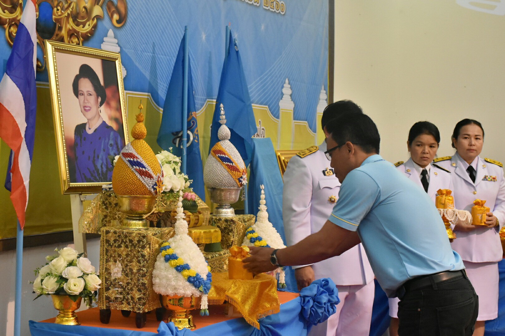 14 พฤศจิกายน 2561 เวลา 09.30 น. สำนักงานพัฒนาชุมชนจังหวัดมหาสารคามจัดพิธีมอบเงินพระราชทานขวัญถุงกองทุนแม่ของแผ่นดิน ประจำปี 2561