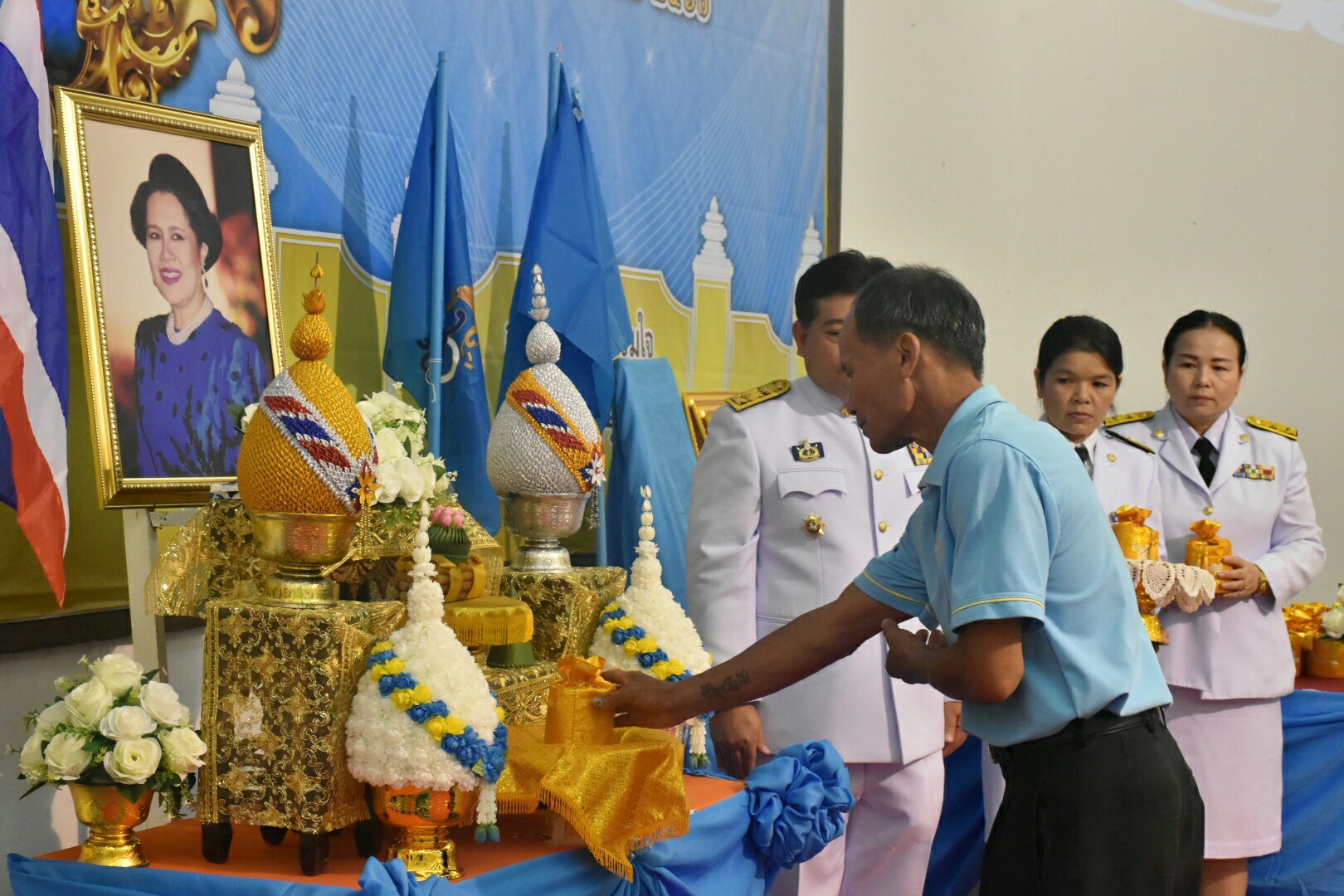 14 พฤศจิกายน 2561 เวลา 09.30 น. สำนักงานพัฒนาชุมชนจังหวัดมหาสารคามจัดพิธีมอบเงินพระราชทานขวัญถุงกองทุนแม่ของแผ่นดิน ประจำปี 2561