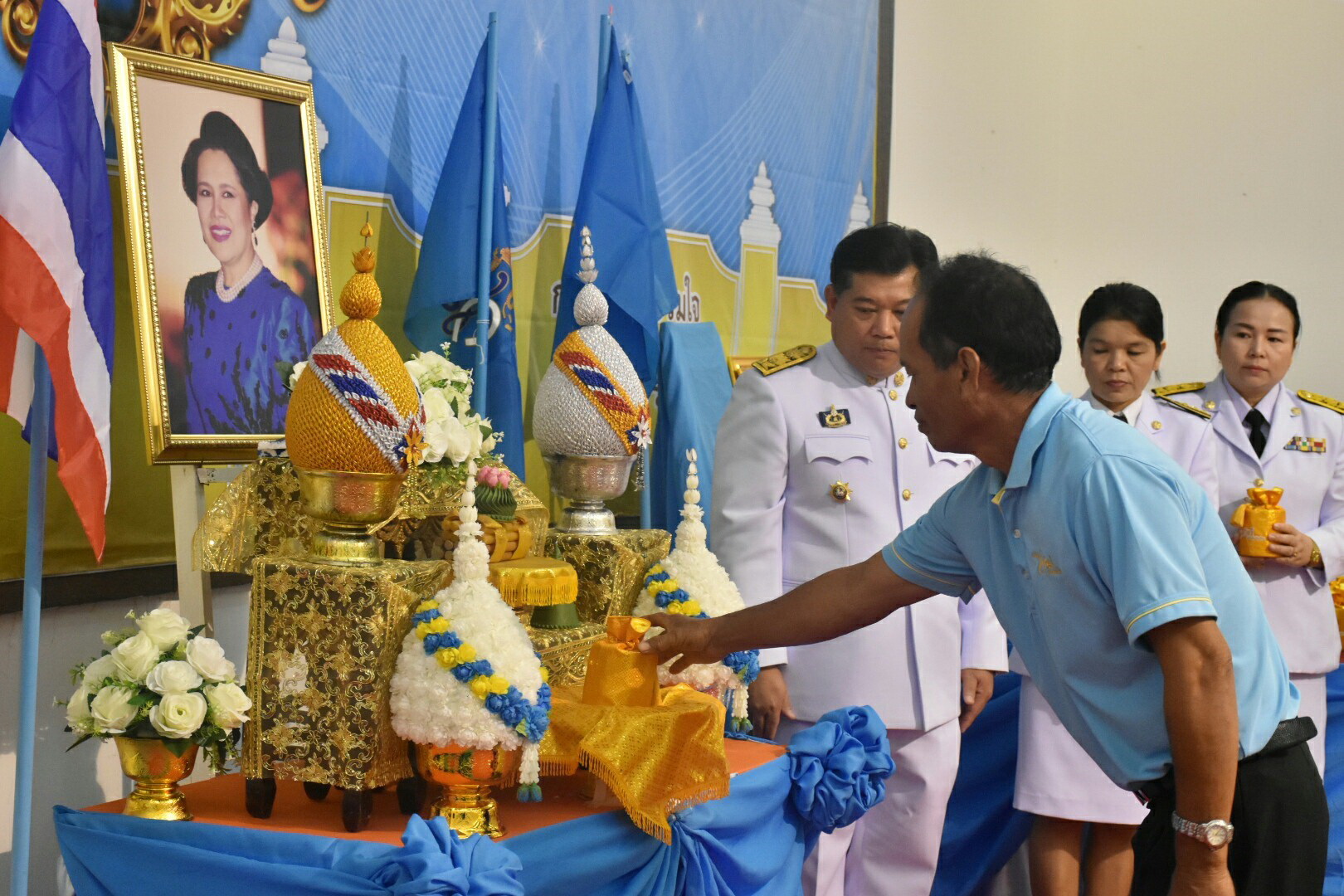 14 พฤศจิกายน 2561 เวลา 09.30 น. สำนักงานพัฒนาชุมชนจังหวัดมหาสารคามจัดพิธีมอบเงินพระราชทานขวัญถุงกองทุนแม่ของแผ่นดิน ประจำปี 2561