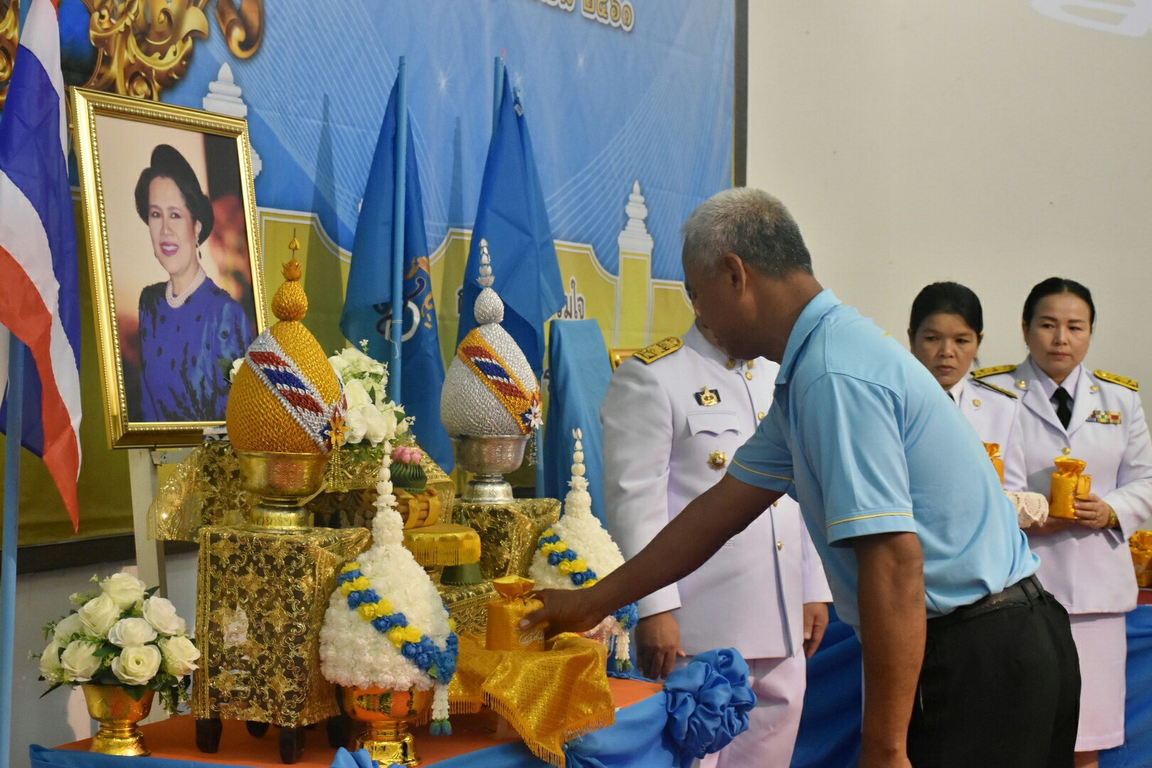 14 พฤศจิกายน 2561 เวลา 09.30 น. สำนักงานพัฒนาชุมชนจังหวัดมหาสารคามจัดพิธีมอบเงินพระราชทานขวัญถุงกองทุนแม่ของแผ่นดิน ประจำปี 2561