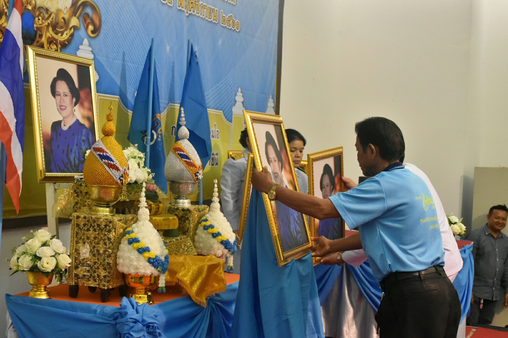 14 พฤศจิกายน 2561 เวลา 09.30 น. สำนักงานพัฒนาชุมชนจังหวัดมหาสารคามจัดพิธีมอบเงินพระราชทานขวัญถุงกองทุนแม่ของแผ่นดิน ประจำปี 2561