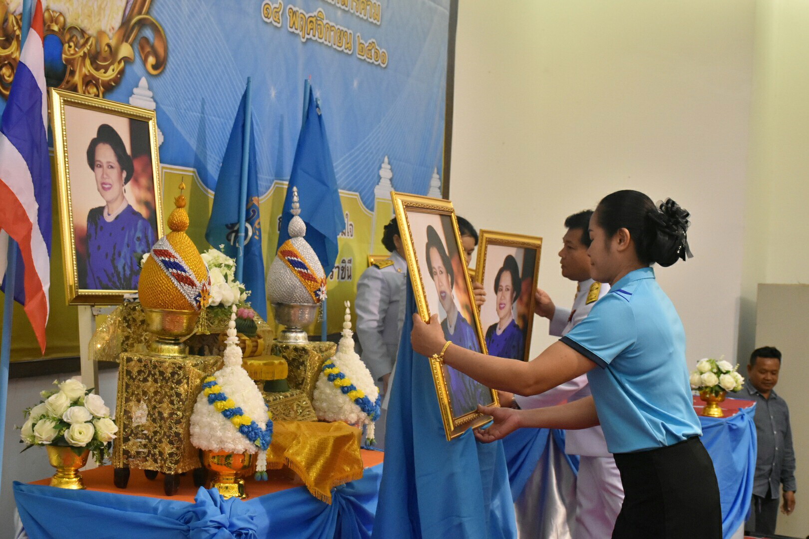 14 พฤศจิกายน 2561 เวลา 09.30 น. สำนักงานพัฒนาชุมชนจังหวัดมหาสารคามจัดพิธีมอบเงินพระราชทานขวัญถุงกองทุนแม่ของแผ่นดิน ประจำปี 2561