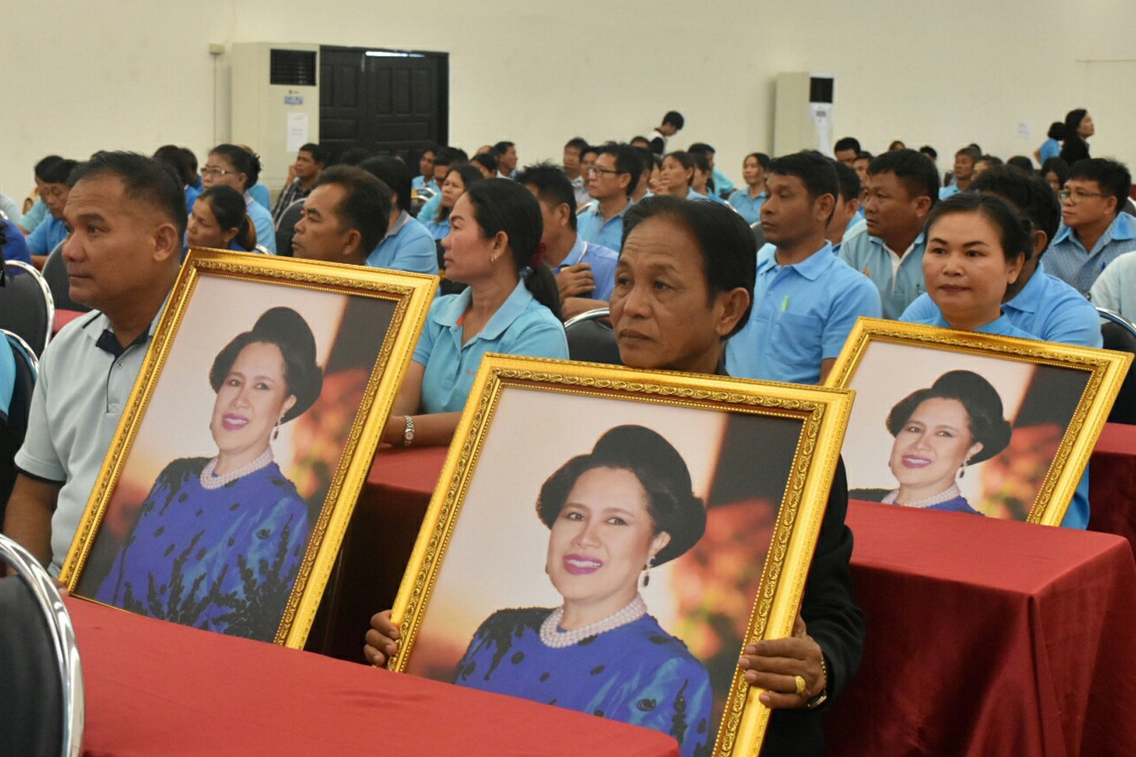 14 พฤศจิกายน 2561 เวลา 09.30 น. สำนักงานพัฒนาชุมชนจังหวัดมหาสารคามจัดพิธีมอบเงินพระราชทานขวัญถุงกองทุนแม่ของแผ่นดิน ประจำปี 2561