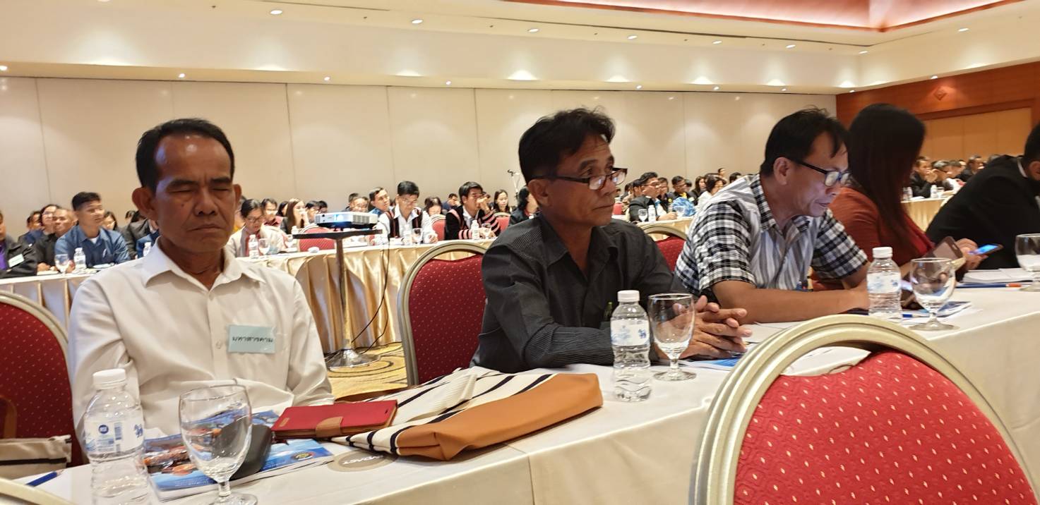 รวมใจ สานพลัง พช.มค. ร่วมการประชุมเชิงปฎิบัติการเพิ่มประสิทธิภาพการบริหารจัดการหมู่บ้าน OTOP เพื่อการท่องเที่ยวในการดำเนินกิจกรรมส่งเสริมการท่องเที่ยวโดยชุมชน ในระหว่างวันที่ 6-8 ธันวาคม 2561 ณ อาคารอิมแพ็ค ฟอร์มศูนย์แสดงสินค้าและประชุม อิมแพ็ค เมืองทองธานี จังหวัดนนทบุรี 