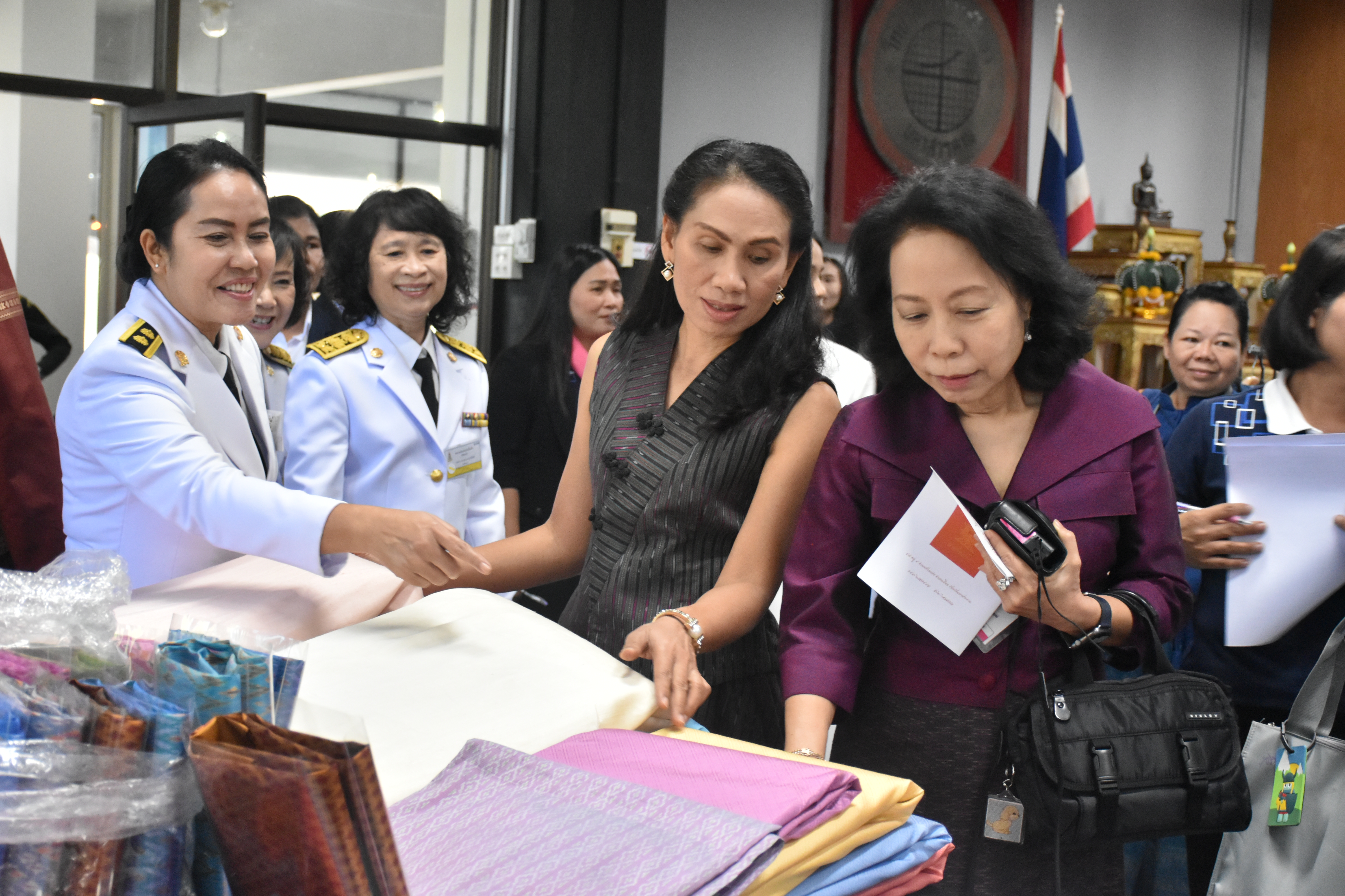 @ มหาสารคาม เมืองตักสิลานคร 4 ธันวาคม 2561 เวลา 10.00 น. ต้อนรับคณะผู้บริหารร้านภูฟ้า