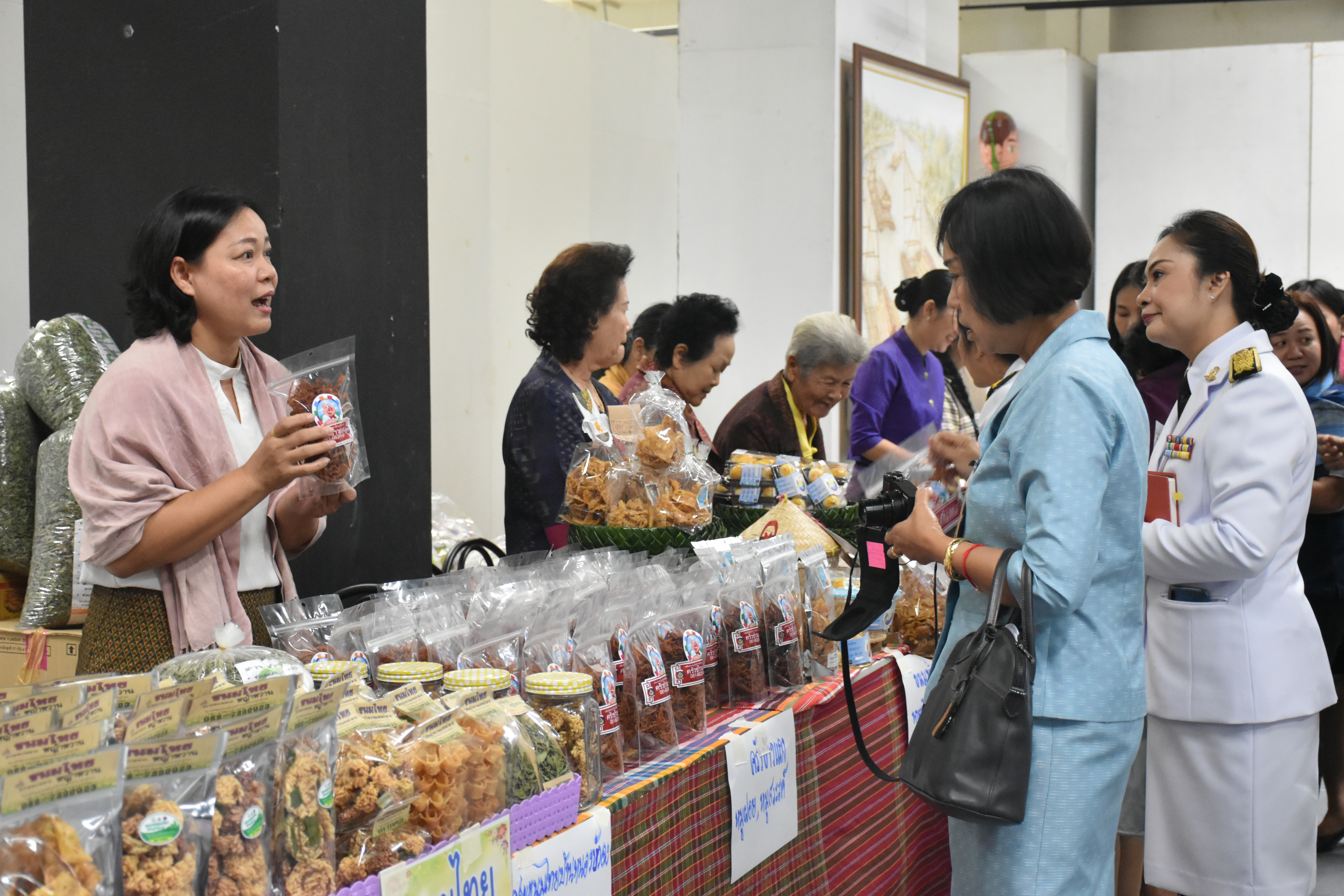 @ มหาสารคาม เมืองตักสิลานคร 4 ธันวาคม 2561 เวลา 10.00 น. ต้อนรับคณะผู้บริหารร้านภูฟ้า