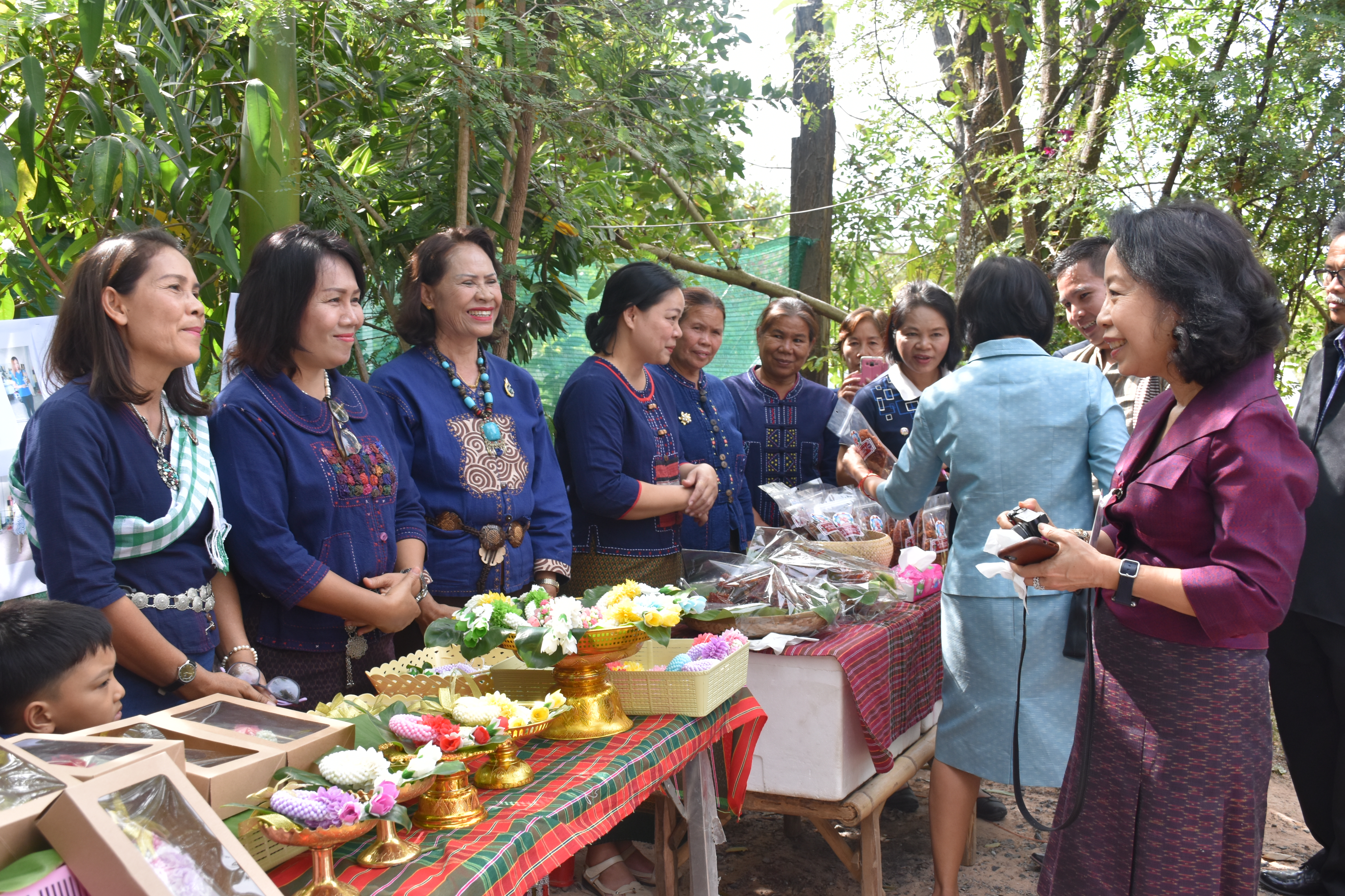 @ มหาสารคาม เมืองตักสิลานคร 4 ธันวาคม 2561 เวลา 10.00 น. ต้อนรับคณะผู้บริหารร้านภูฟ้า