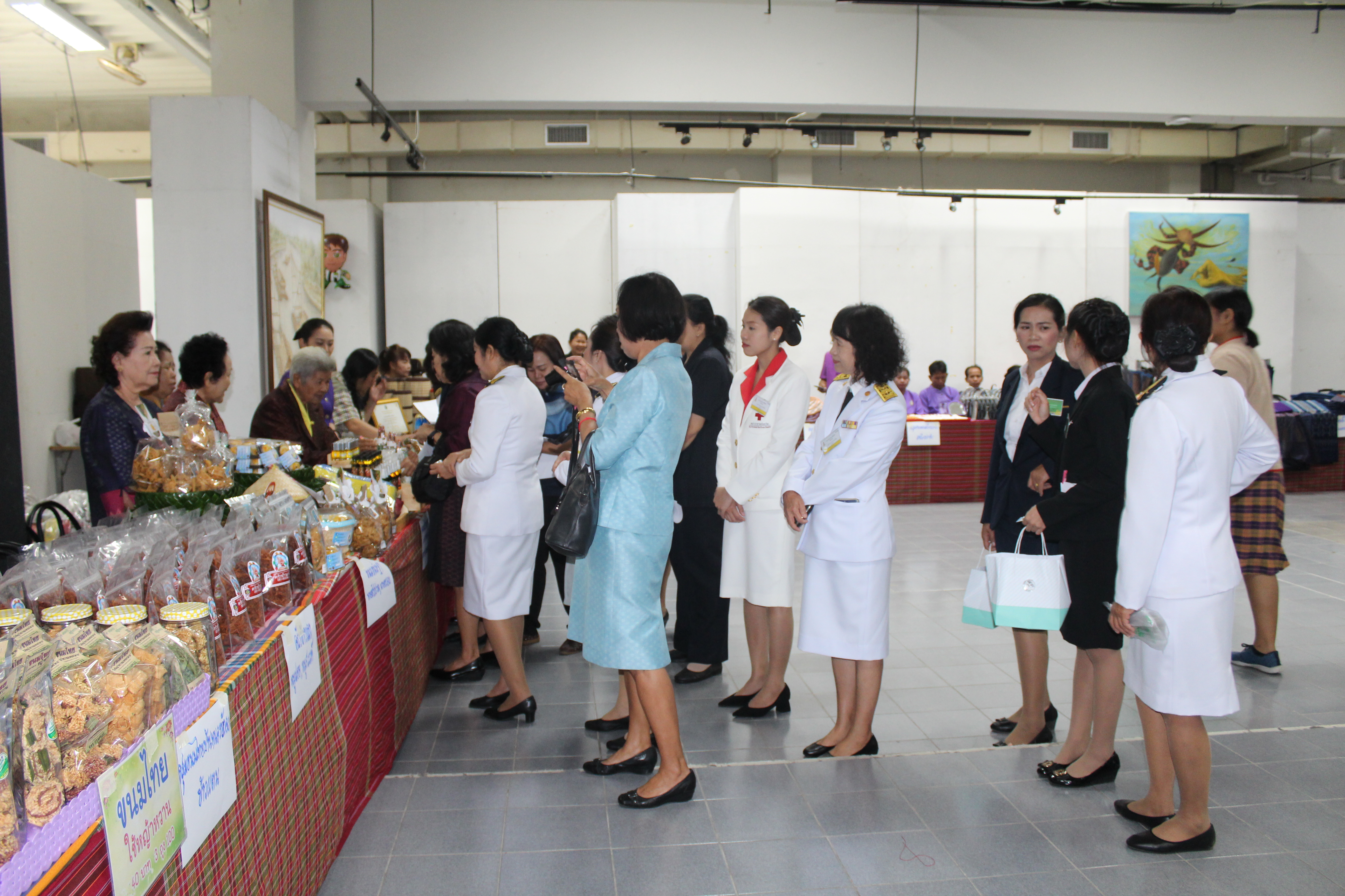 @ มหาสารคาม เมืองตักสิลานคร 4 ธันวาคม 2561 เวลา 10.00 น. ต้อนรับคณะผู้บริหารร้านภูฟ้า