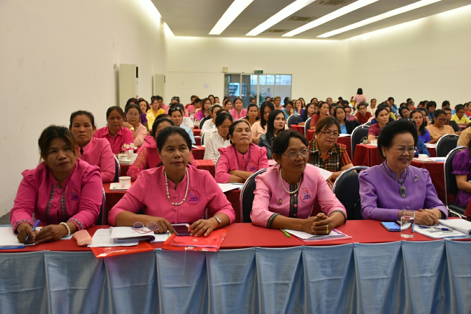 26 กุมภาพันธ์ 2562 เวลา 14.00 น. โครงการประชุมเชิงปฏิบัติการคณะทำงานขับเคลื่อนกองทุนพัฒนาบทบาทสตรีตำบล/เทศบาล ด้านการพัฒนาศักยภาพการบริหารจัดการและพัฒนาคุณภาพชีวิตของสมาชิกกองทุนพัฒนาบทบาทสตรี รุ่นที่ 6