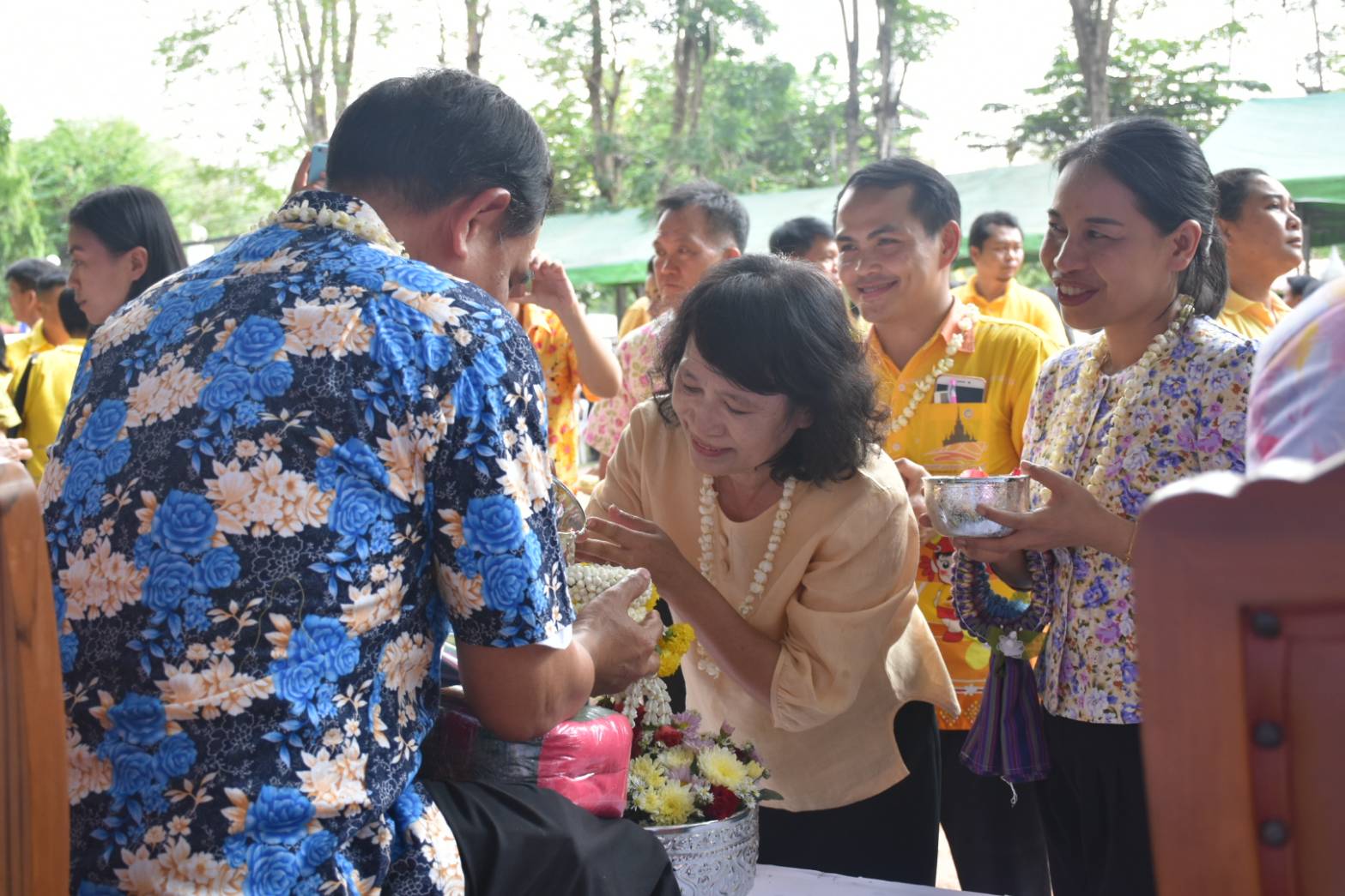 9 เม.ย. 2562 เวลา 15.00 น. ประเพณีวันสงกรานต์รดน้ำขอพรท่านผู้ว่าราชการจังหวัดมหาสารคาม