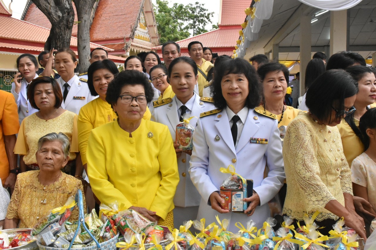 4 พฤษภาคม 2562 เวลา 06.30 น. พัฒนาชุมชนจังหวัดมหาสารคาม ร่วมพิธีเปิดกรวยถวายราชสักการะหน้าพระฉายาลักษณ์สมเด็จพระเจ้าอยู่หัว พิธีเจริญพระพุทธมนต์ ทำบุญตักบาตร และรับชมการถ่ายทอดสดของโทรทัศน์รวมการเฉพาะกิจแห่งประเทศไทย