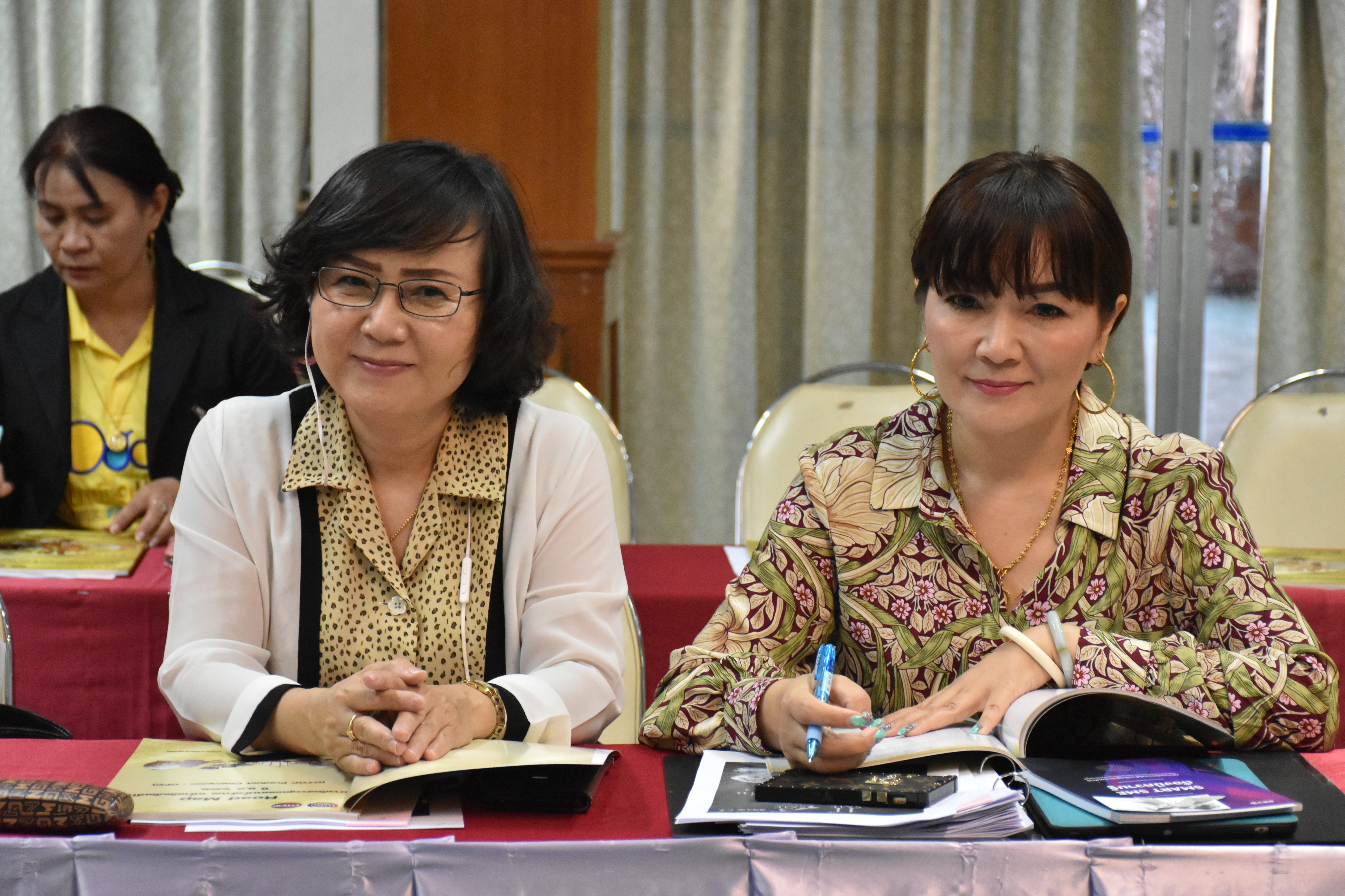 16 พฤษภาคม 2561 เวลา13.30 น. ประชุมคณะทำงานพิจารณาตรวจสอบกลั่นกรองผลิตภัณฑ์ฯ โครงการคัดสรรสุดยอดหนึ่งตำบล หนึ่งผลิตภัณฑ์ไทย ปี พ.ศ.2562 ( OTOP Product Champion:OPC) จังหวัดมหาสารคาม