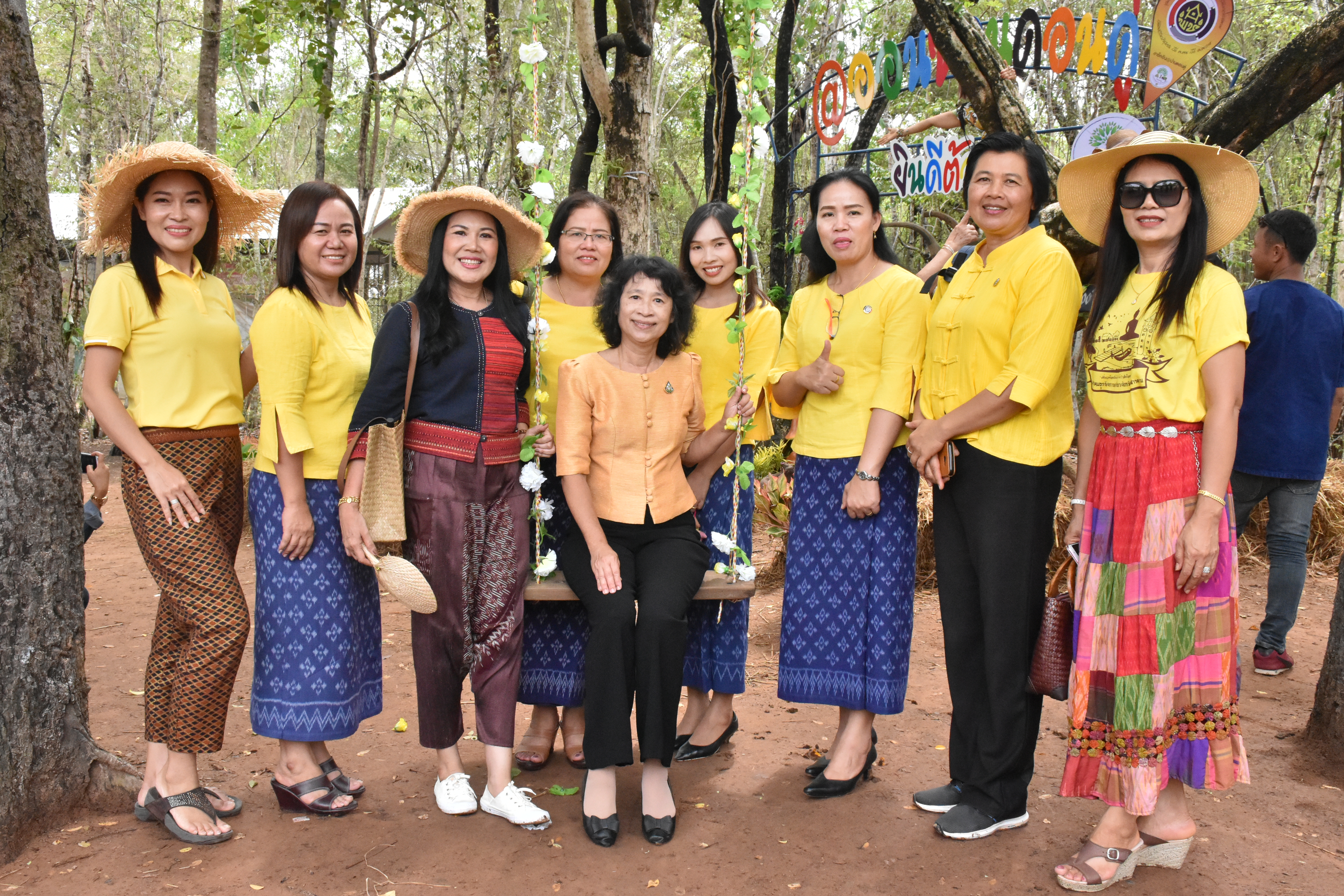 ๙ พฤษภาคม ๒๕๖๒ เวลา ๐๙.๐๐ น.กิจกรรมทดสอบโปรแกรมการท่องเที่ยวหมู่บ้าน OTOP เพื่อการท่องเที่ยวเชิงวัฒนธรรม บ้านดอนดู่ หมู่ที่ ๙ ตำบลคันธารราษฎร์ อำเภอกันทรวิชัย จังหวัดมหาสารคาม
