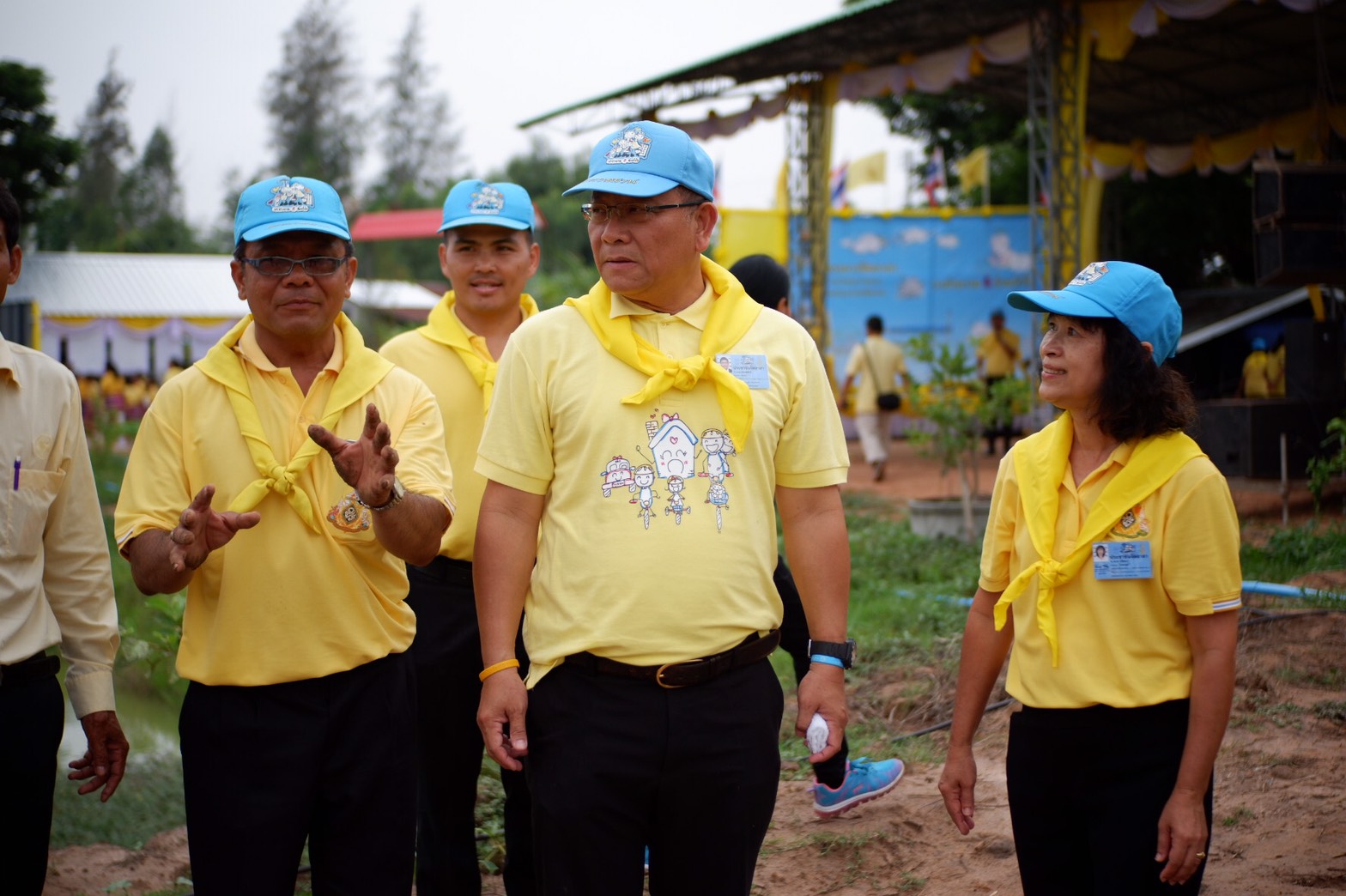 10 พฤษภาคม 2562 เวลา 10.00 น. พิธีเปิดโครงการพัฒนาหมู่บ้านเศรษฐกิจพอเพียง มั่นคง มั่งคั่ง ยั่งยืน เฉลิมพระเกียรติเนื่องในโอกาสมหามงคลพระราชพิธีบรมราชาภิเษก