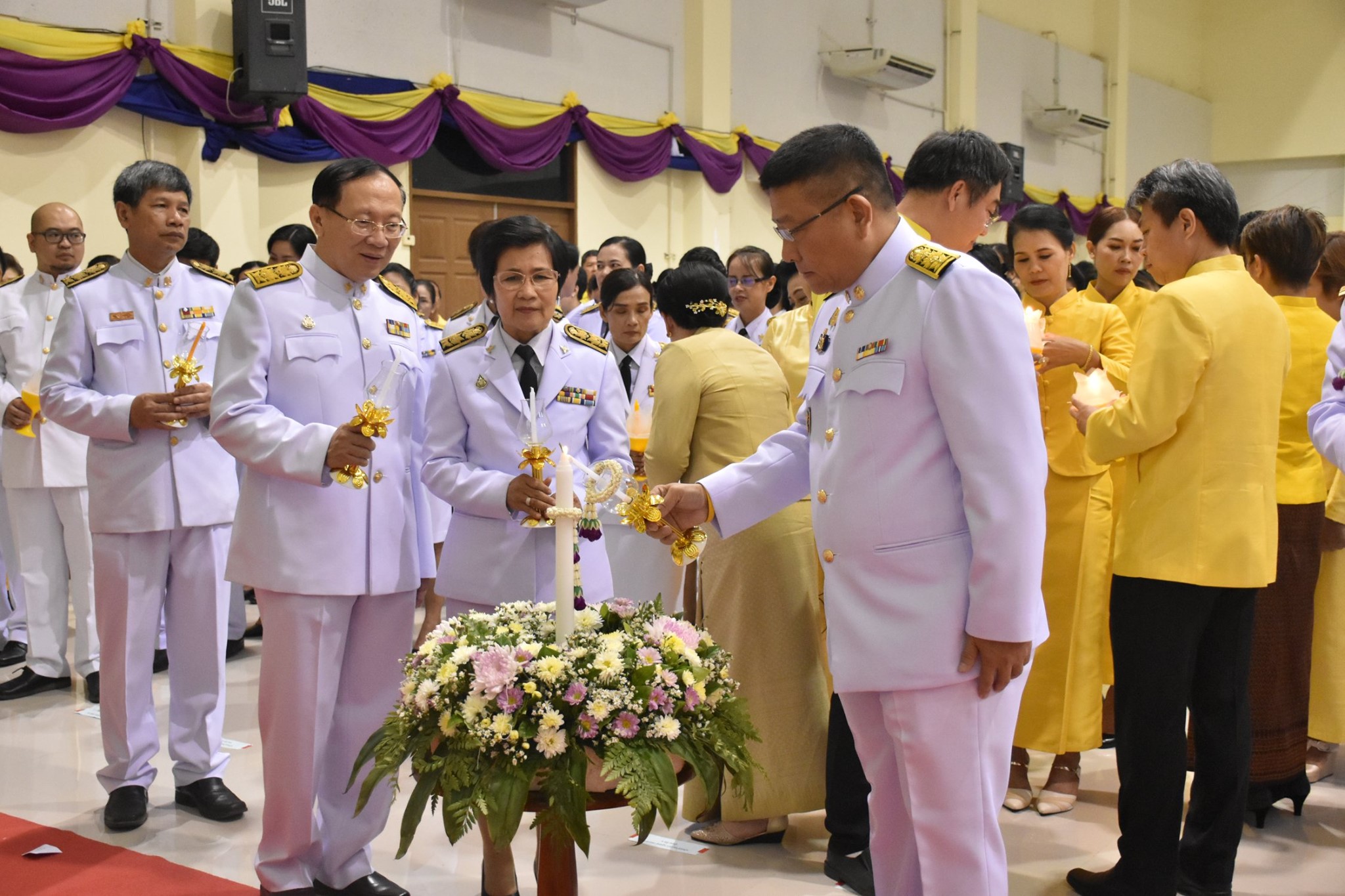 พิธีถวายเครื่องราชสักการะ และพิธีจุดเทียนถวายพระพรชัยมงคล เนื่องในโอกาสวันเฉลิมพระชนมพรรษา สมเด็จพระนางเจ้าฯ พระบรมราชินี