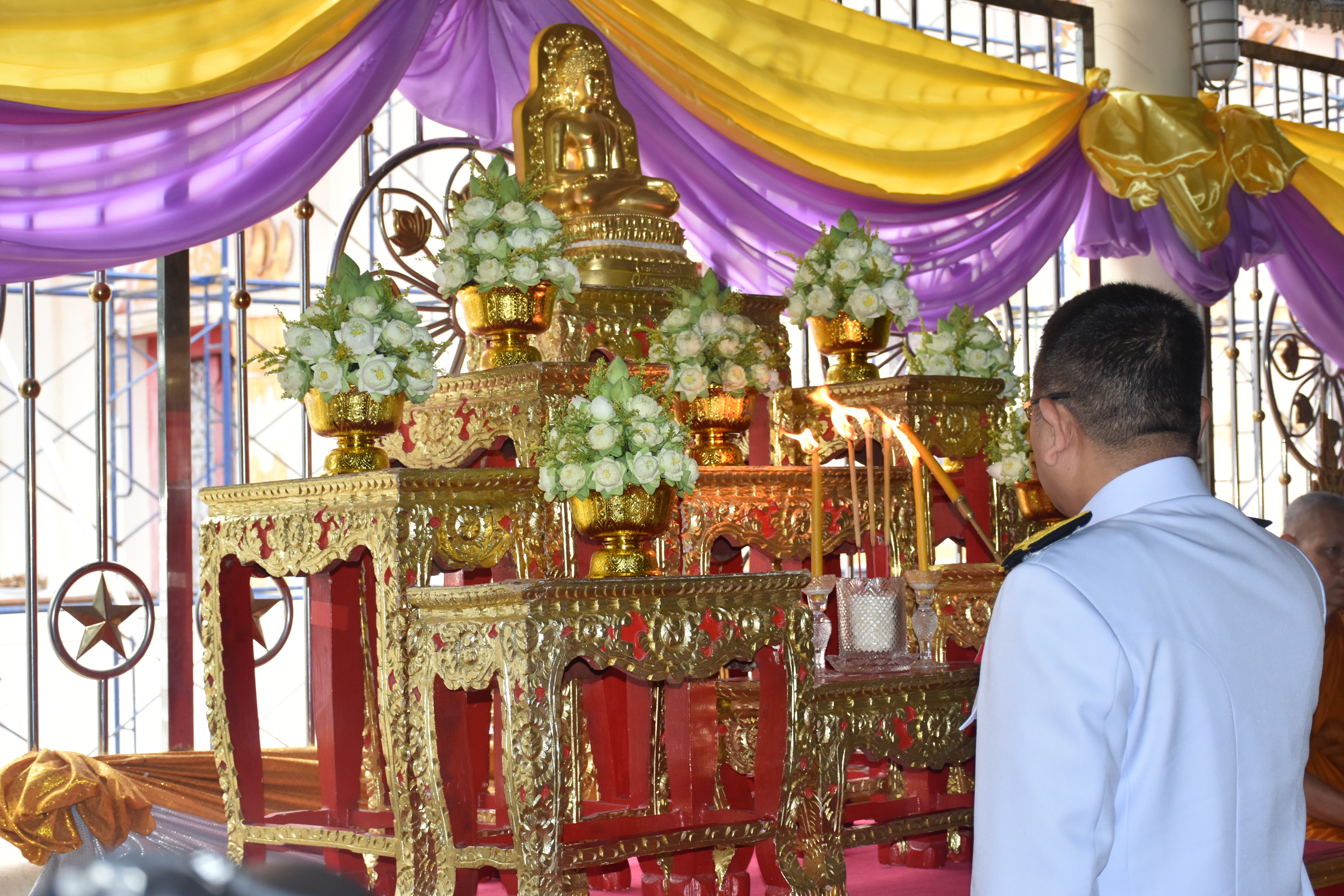 @ มหาสารคาม เมืองตักสิลานคร 3 มิถุนายน 2562 เวลา 07.00 น. พิธีทำบุญตักบาตร และพิธีลงนามถวายพระพรชัยมงคลสมเด็จพระนางเจ้าฯ พระบรมราชินี เนื่องในโอกาสวันเฉลิมพระชนมพรรษาสมเด็จพระนางเจ้าฯ พระบรมราชินี ณ วัดมหาชัย พระอารามหลวง อำเภอเมืองมหาสารคาม จังหวัดมหาสารคาม