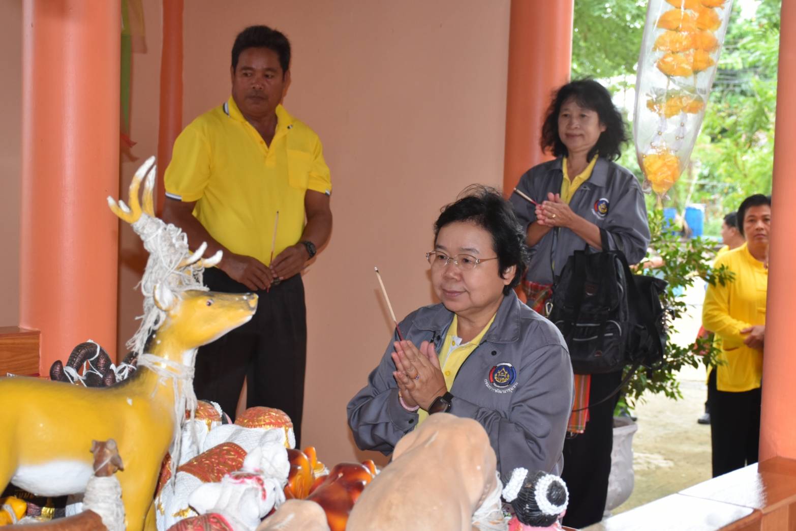 @ มหาสารคาม เมืองตักสิลานคร 3 กรกฎาคม 2562 เวลา 09.00 น.นางสาวศันสนีย์ ทาสม ผู้ตรวจราชการกรมการพัฒนาชุมชนเขตตรวจราชการกลุ่มจังหวัดภาคตะวันออกเฉียงเหนือตอนกลางและคณะกรรมการพิจารณาคัดเลือกกิจกรรม ตามโครงการเชิดชูเกียรติศูนย์จัดการกองทุนชุมชนดีเด่น ลงพื้นที่ประเมินผลเพื่อคัดเลือกศูนย์จัดการกองทุนชุมชนดีเด่น บ้านหินปูน ม.17 ต.เขวาใหญ่ อ.กันทรวิชัย จ.มหาสารคาม