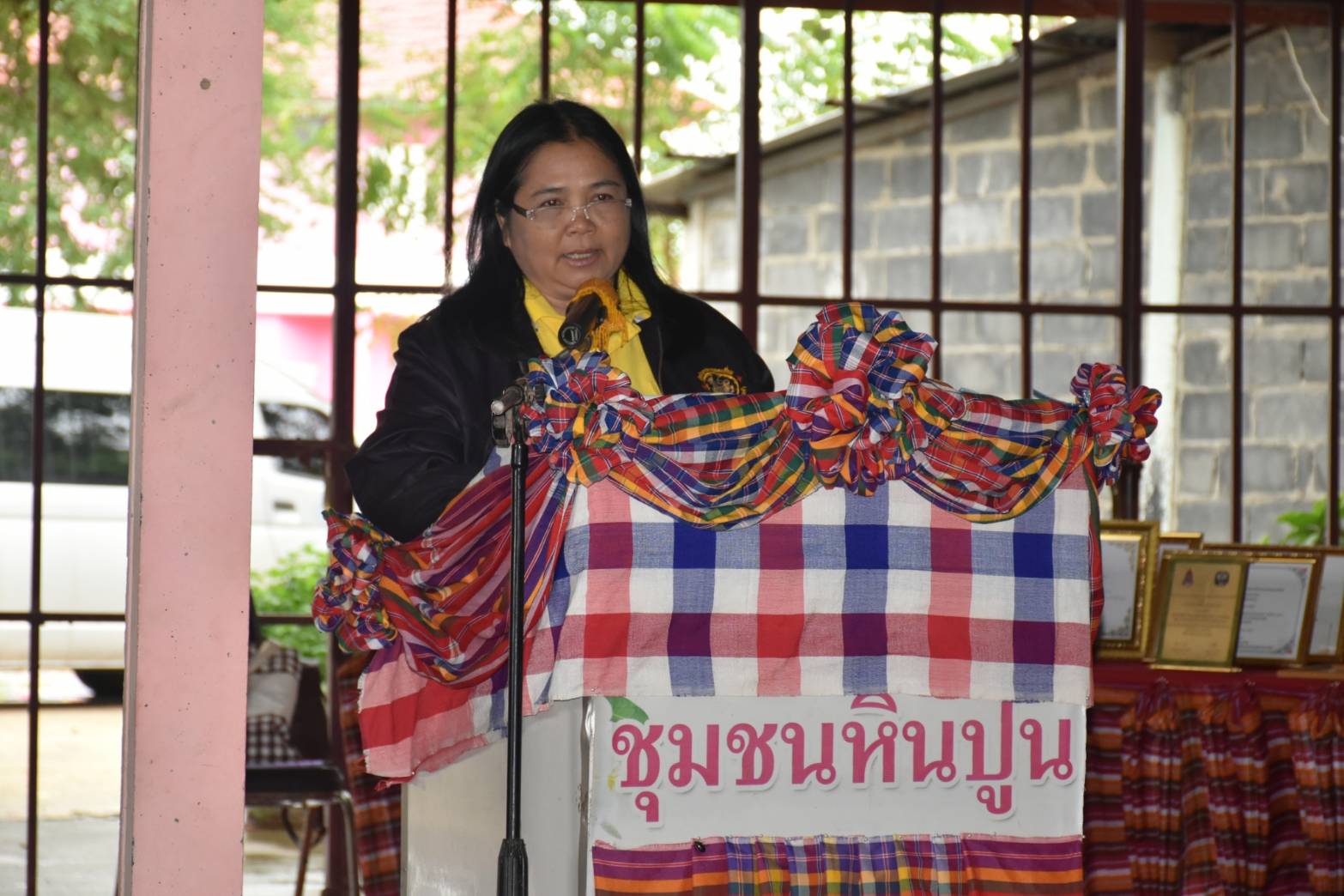 @ มหาสารคาม เมืองตักสิลานคร 3 กรกฎาคม 2562 เวลา 09.00 น.นางสาวศันสนีย์ ทาสม ผู้ตรวจราชการกรมการพัฒนาชุมชนเขตตรวจราชการกลุ่มจังหวัดภาคตะวันออกเฉียงเหนือตอนกลางและคณะกรรมการพิจารณาคัดเลือกกิจกรรม ตามโครงการเชิดชูเกียรติศูนย์จัดการกองทุนชุมชนดีเด่น ลงพื้นที่ประเมินผลเพื่อคัดเลือกศูนย์จัดการกองทุนชุมชนดีเด่น บ้านหินปูน ม.17 ต.เขวาใหญ่ อ.กันทรวิชัย จ.มหาสารคาม
