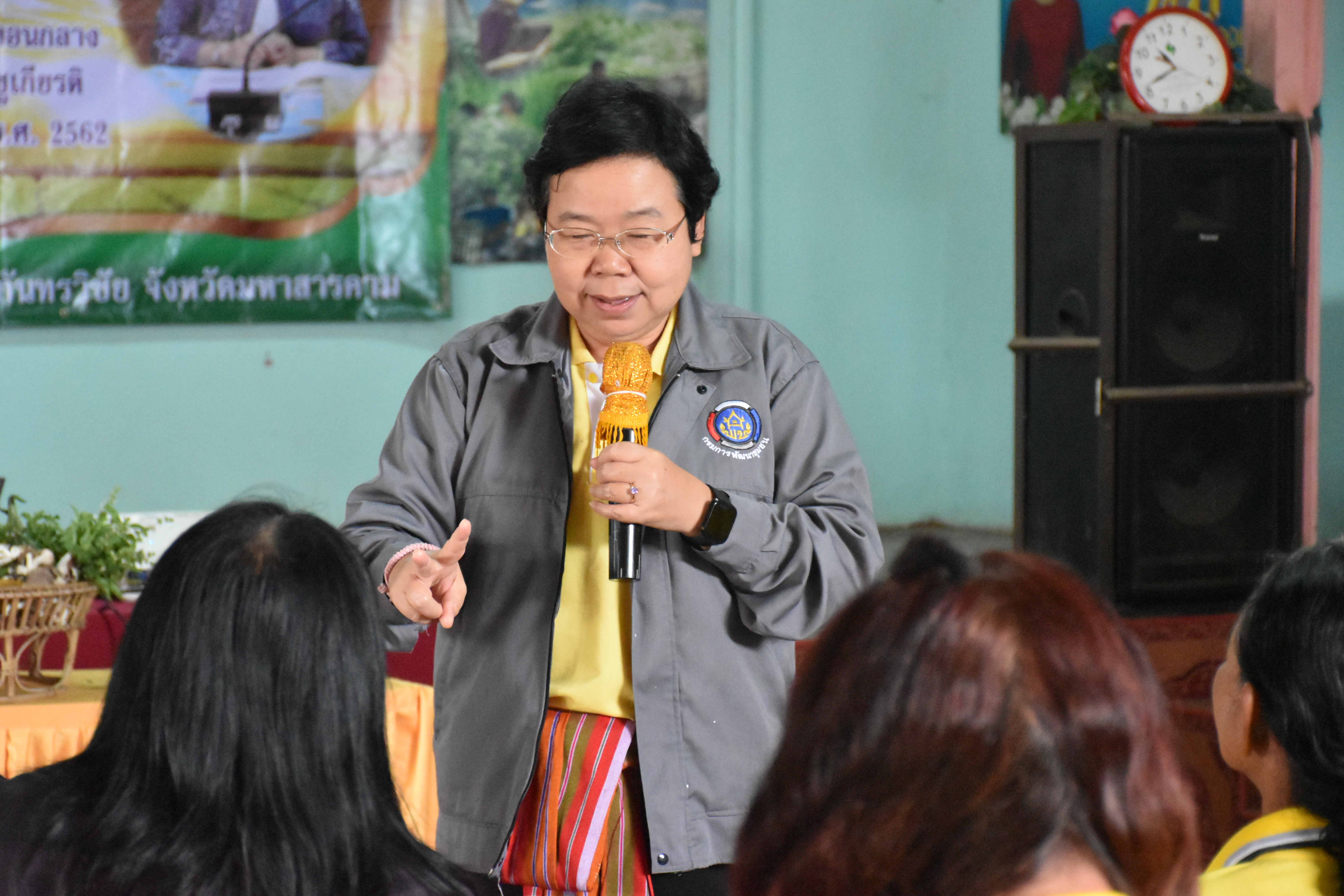 @ มหาสารคาม เมืองตักสิลานคร 3 กรกฎาคม 2562 เวลา 09.00 น.นางสาวศันสนีย์ ทาสม ผู้ตรวจราชการกรมการพัฒนาชุมชนเขตตรวจราชการกลุ่มจังหวัดภาคตะวันออกเฉียงเหนือตอนกลางและคณะกรรมการพิจารณาคัดเลือกกิจกรรม ตามโครงการเชิดชูเกียรติศูนย์จัดการกองทุนชุมชนดีเด่น ลงพื้นที่ประเมินผลเพื่อคัดเลือกศูนย์จัดการกองทุนชุมชนดีเด่น บ้านหินปูน ม.17 ต.เขวาใหญ่ อ.กันทรวิชัย จ.มหาสารคาม