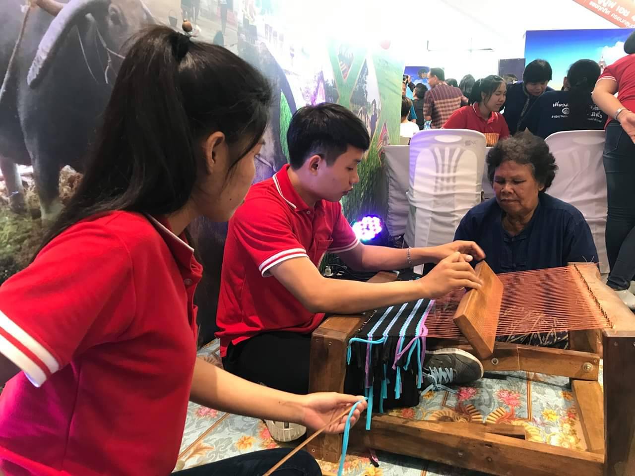 @ มหาสารคาม เมืองตักสิลานคร ห้ามพลาด เชิญ แวะ ชม ชิม ช้อป สัมผัสบรรยากาศงาน“เที่ยวมหาสารคาม ทั้งปีไม่มีเบื่อ”๑๑-๑๕ สิงหาคม ๒๕๖๒ ณ ลานโปรโมชั่น ชั้น ๑ ศูนย์การค้าเสริมไทยคอมเพล็กซ์